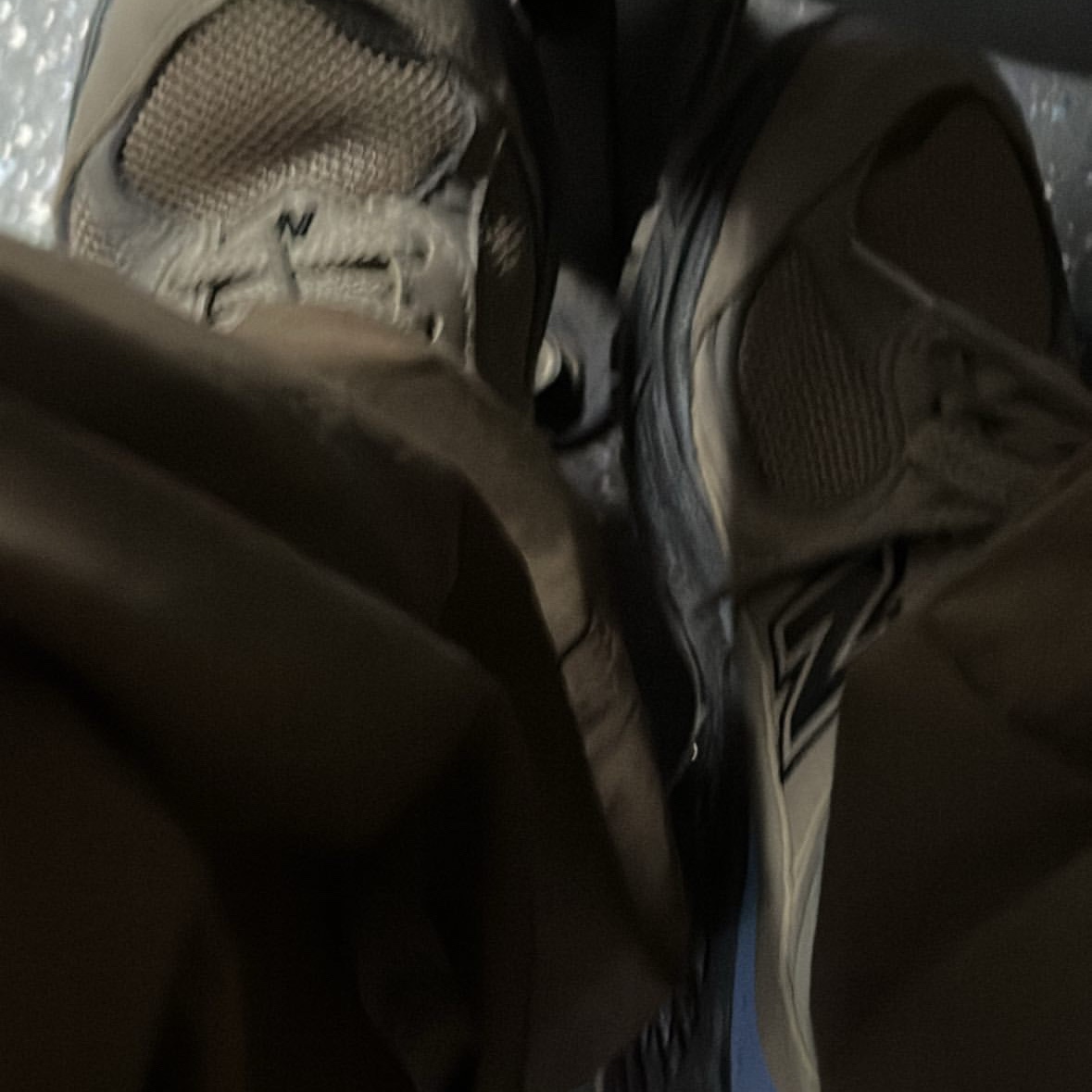 New Balance x Thisisneverthat 2002R Khaki 착용 스타일