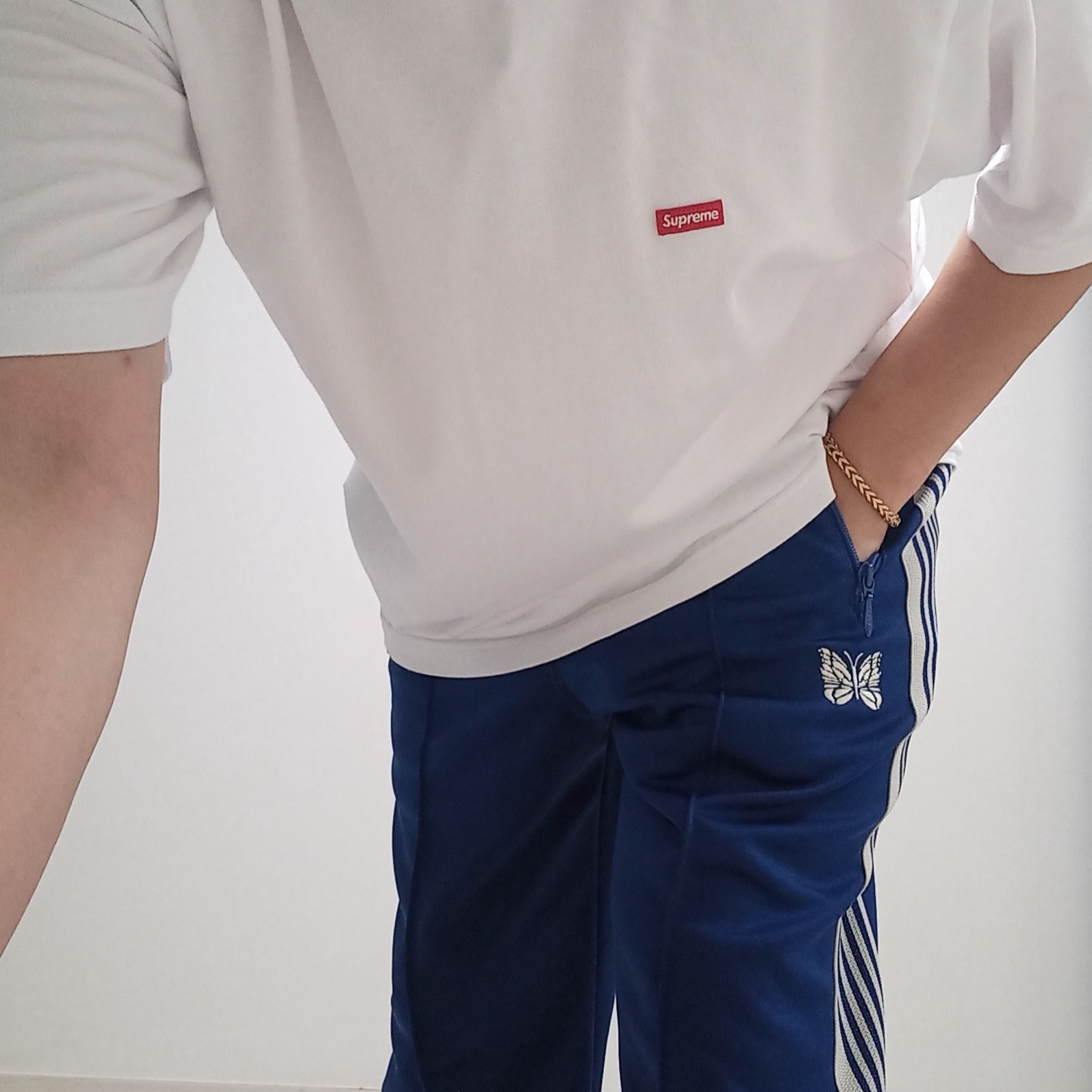 Supreme Cordura Ripstop S Logo 6-Panel Black - 23SS, Supreme Small Box T-Shirt White - 24SS 착용 스타일 - 5