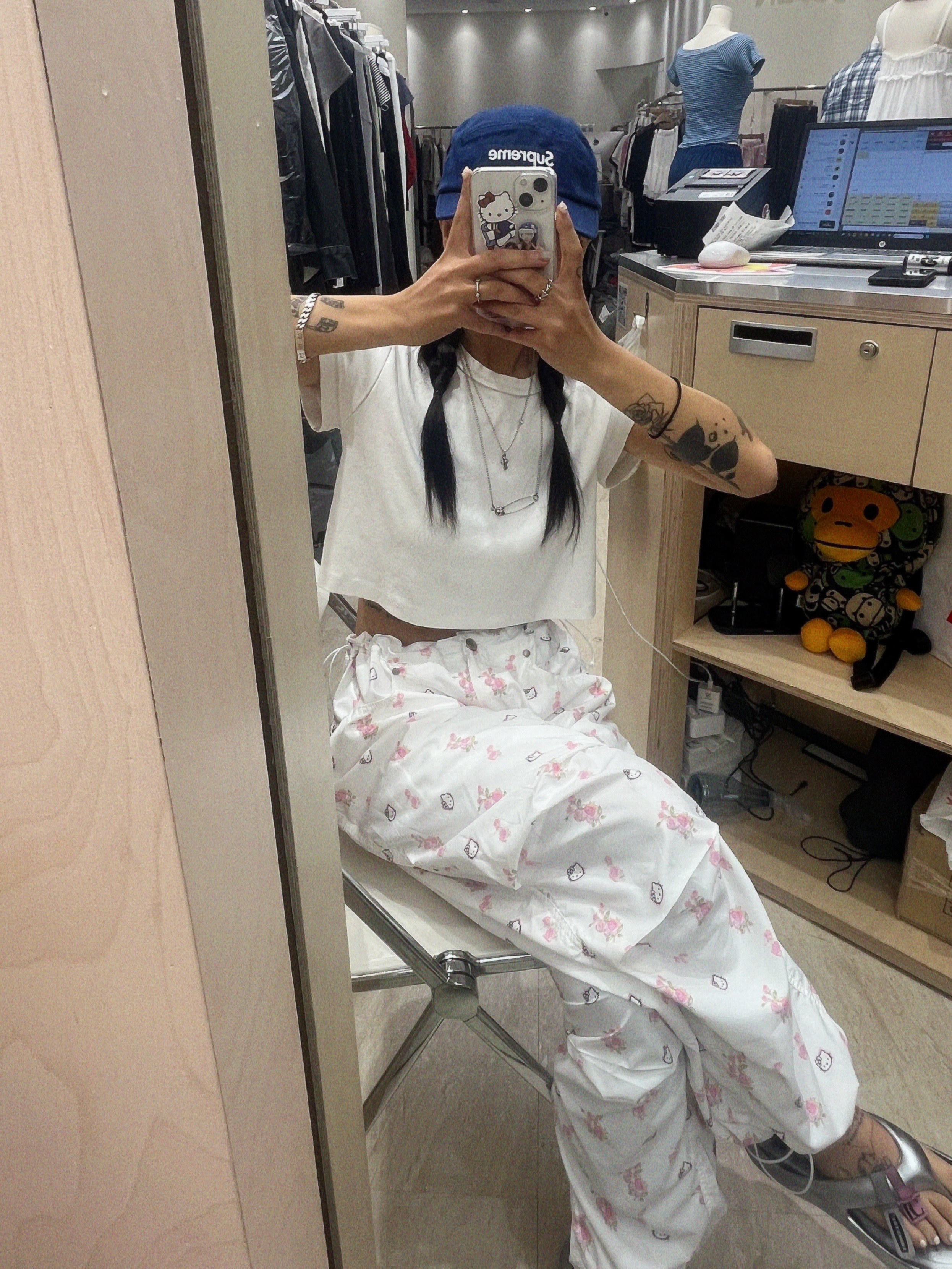 Supreme Washed Chino Twill Camp Cap Navy - 24SS, Open Yy x Hello Kitty Parachute Pants White 착용 스타일