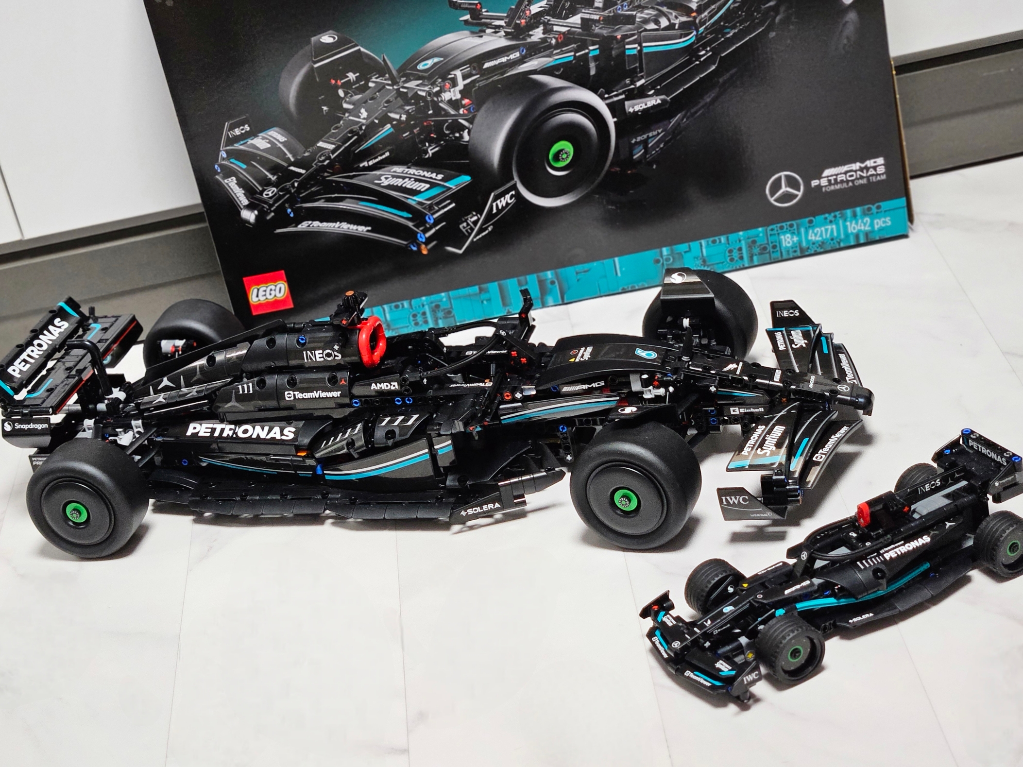 Lego Mercedes-AMG F1 W14 E Performance Pull-Back 착용 스타일 - 4
