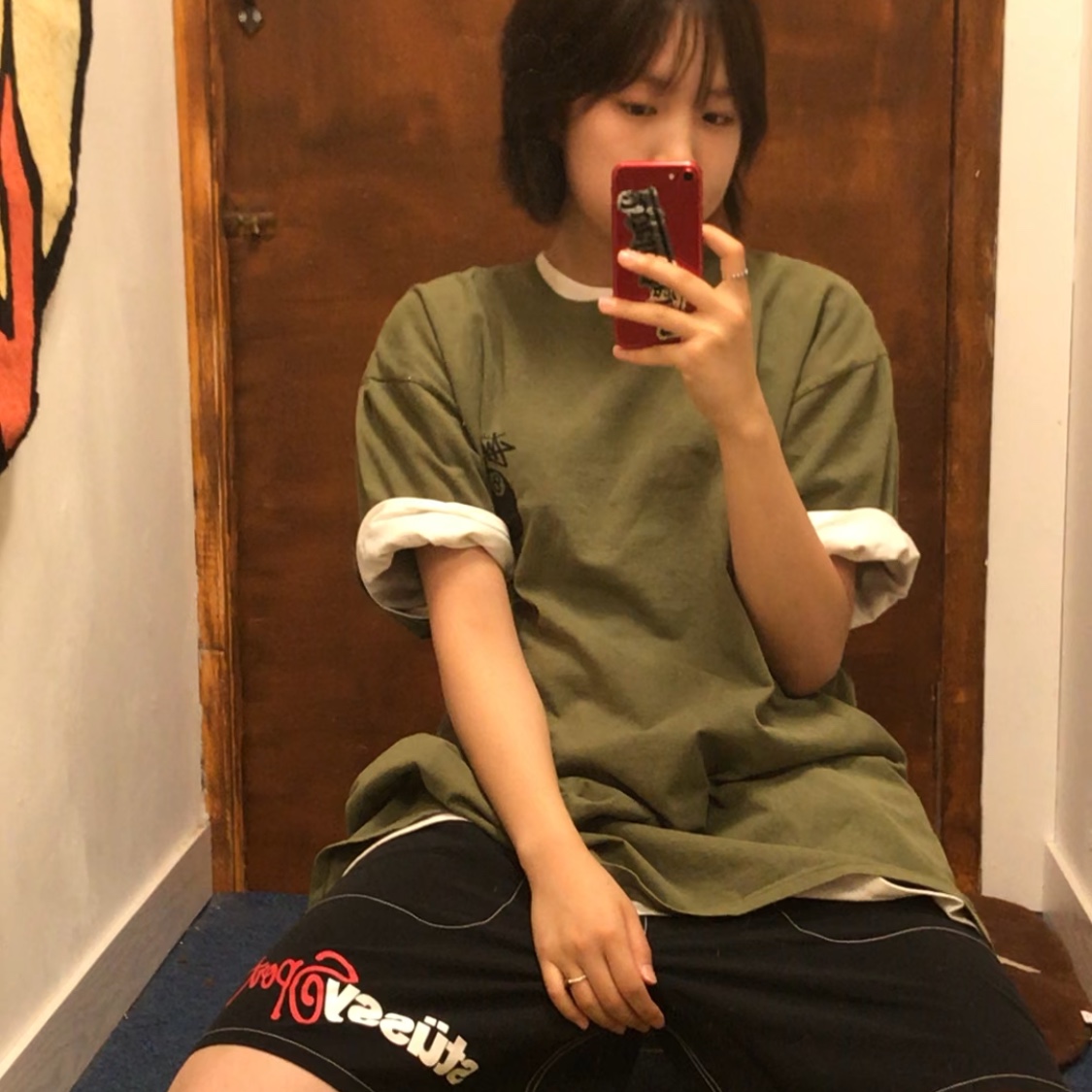 Stussy 8 Ball Pigment Dyed T-Shirt Olive, Stussy Fleece International Shorts Washed Black 착용 스타일 - 3