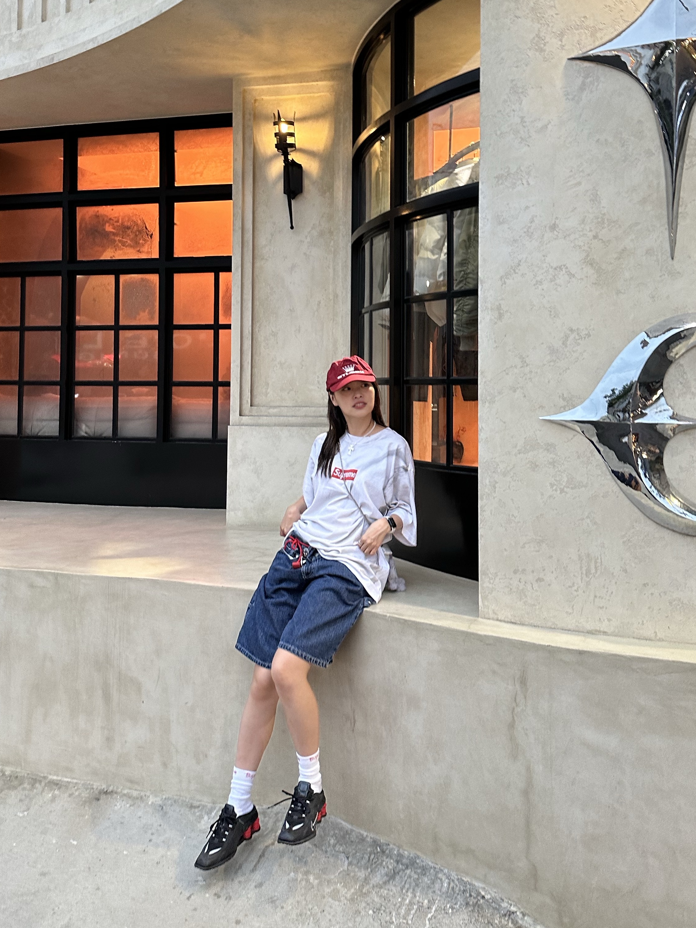 Supreme x MM6 Maison Margiela Box Logo T-Shirt White - 24SS, Nike x Martine Rose Shox MR4 Black 착용 스타일 - 5