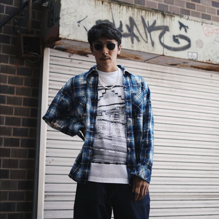 Rafu Bleached Damaged Shirt Blue 착용 스타일 - 3