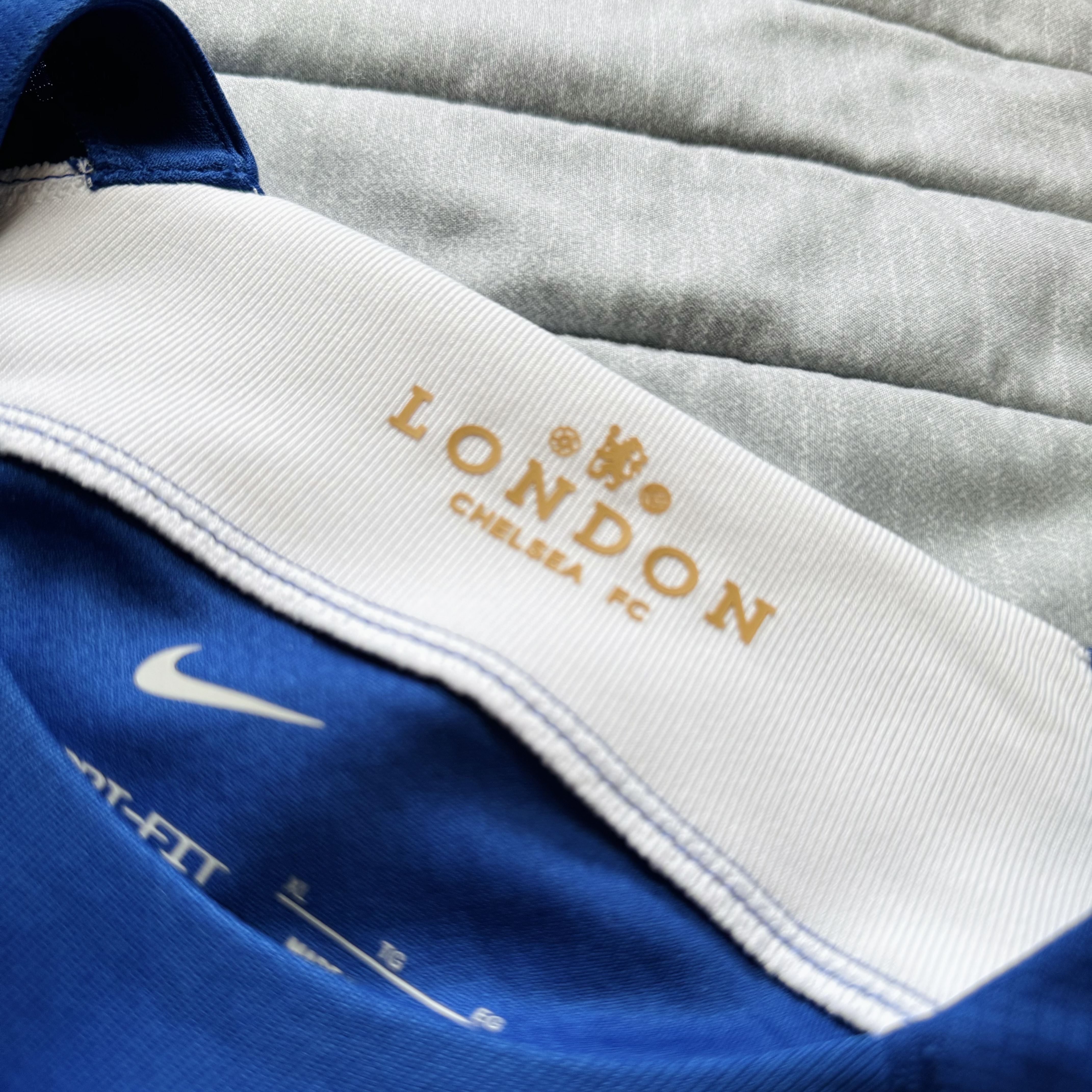 Nike Chelsea FC 2023/24 Stadium Home Dri-Fit Jersey Rush Blue (Non Marking & Non Sponser Ver.) 착용 스타일 - 4