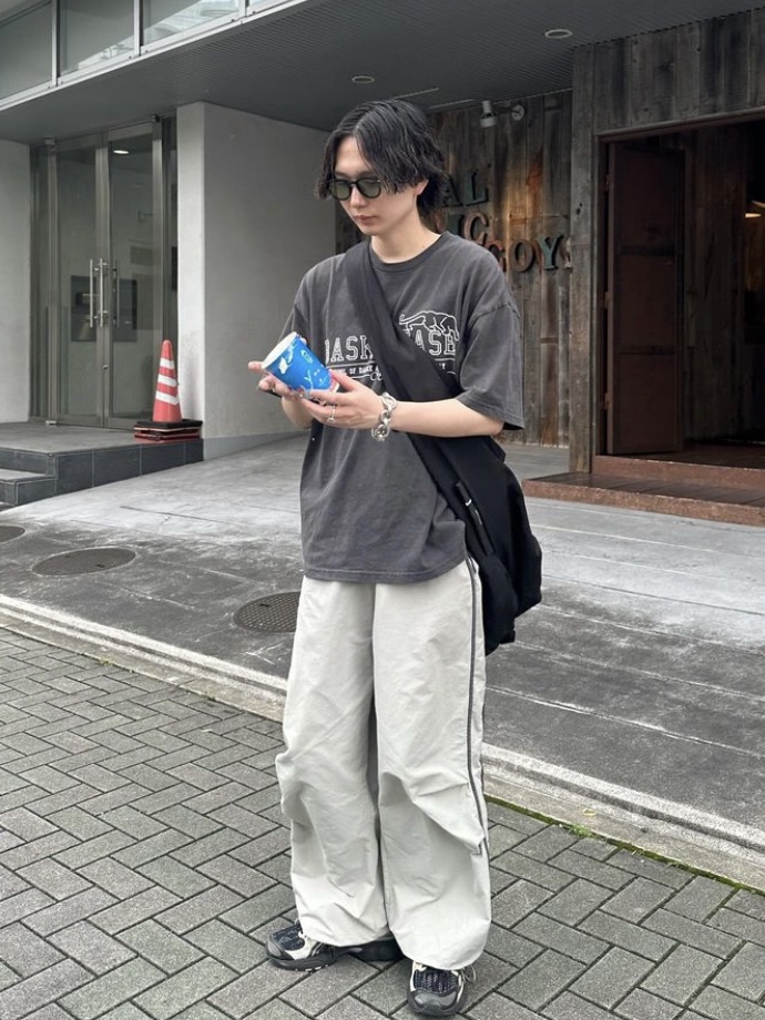 Basketcase Graduation Tee Vintage Black 착용 스타일 - 1