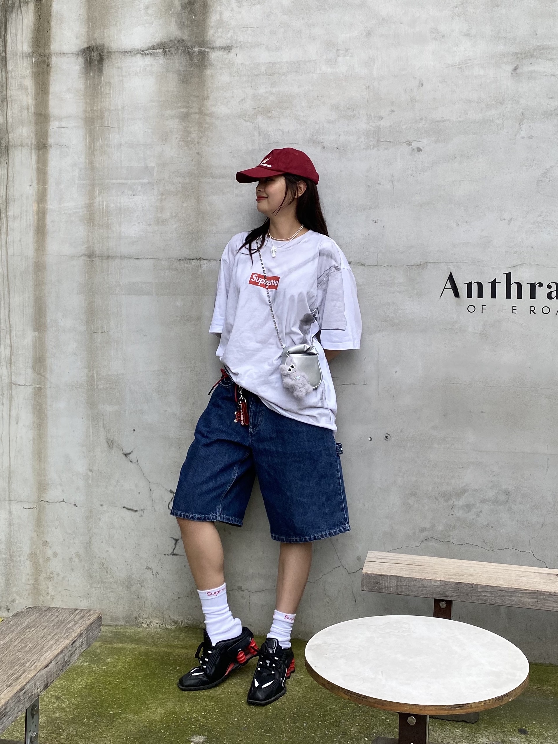 Supreme x MM6 Maison Margiela Box Logo T-Shirt White - 24SS, Nike x Martine Rose Shox MR4 Black 착용 스타일 - 2