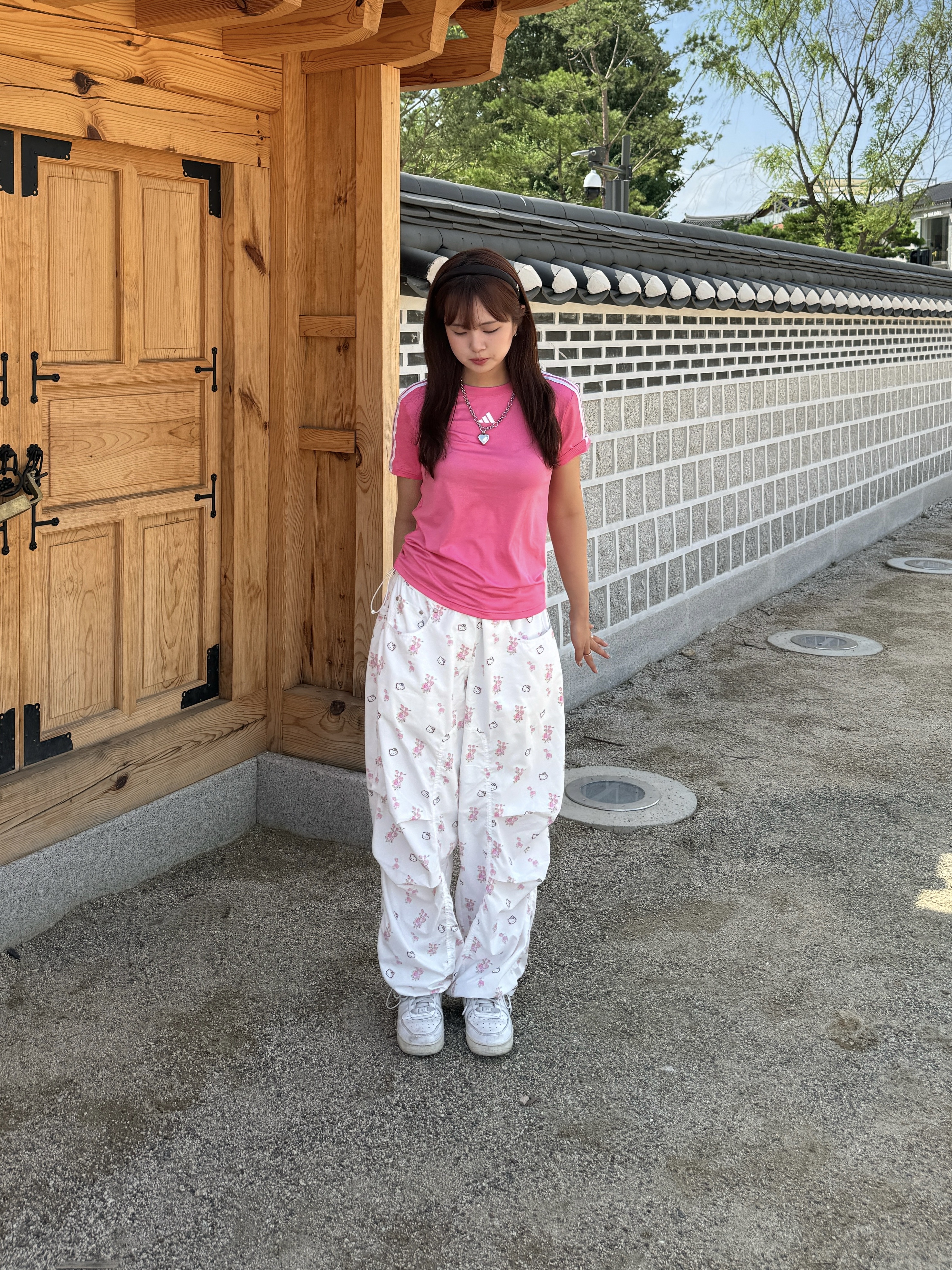 Open Yy x Hello Kitty Parachute Pants White, (W) Nike Air Force 1 '07 Low White 착용 스타일 - 2