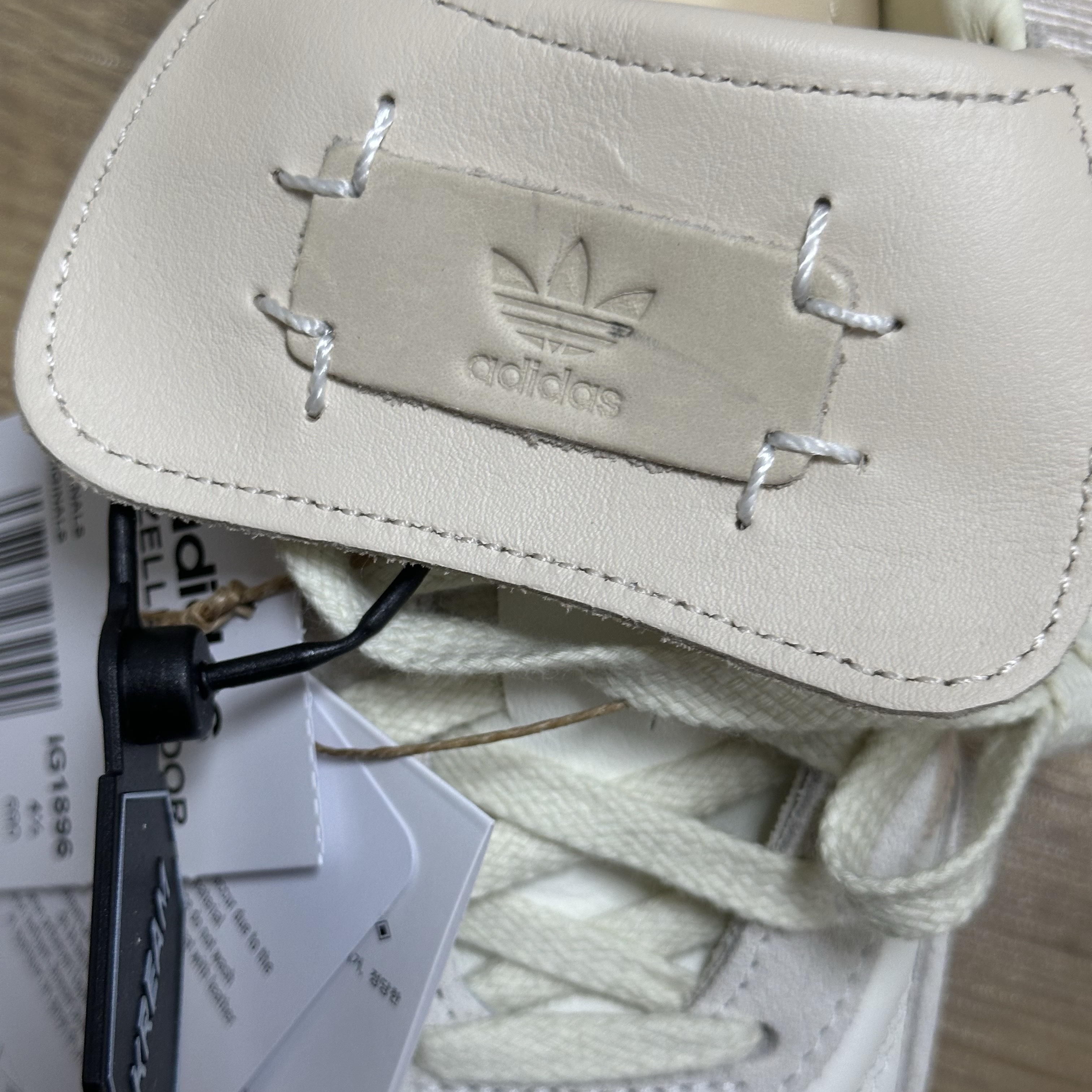 Adidas x Foot Industry Gazelle Indoor Off White Sand Strata 착용 스타일