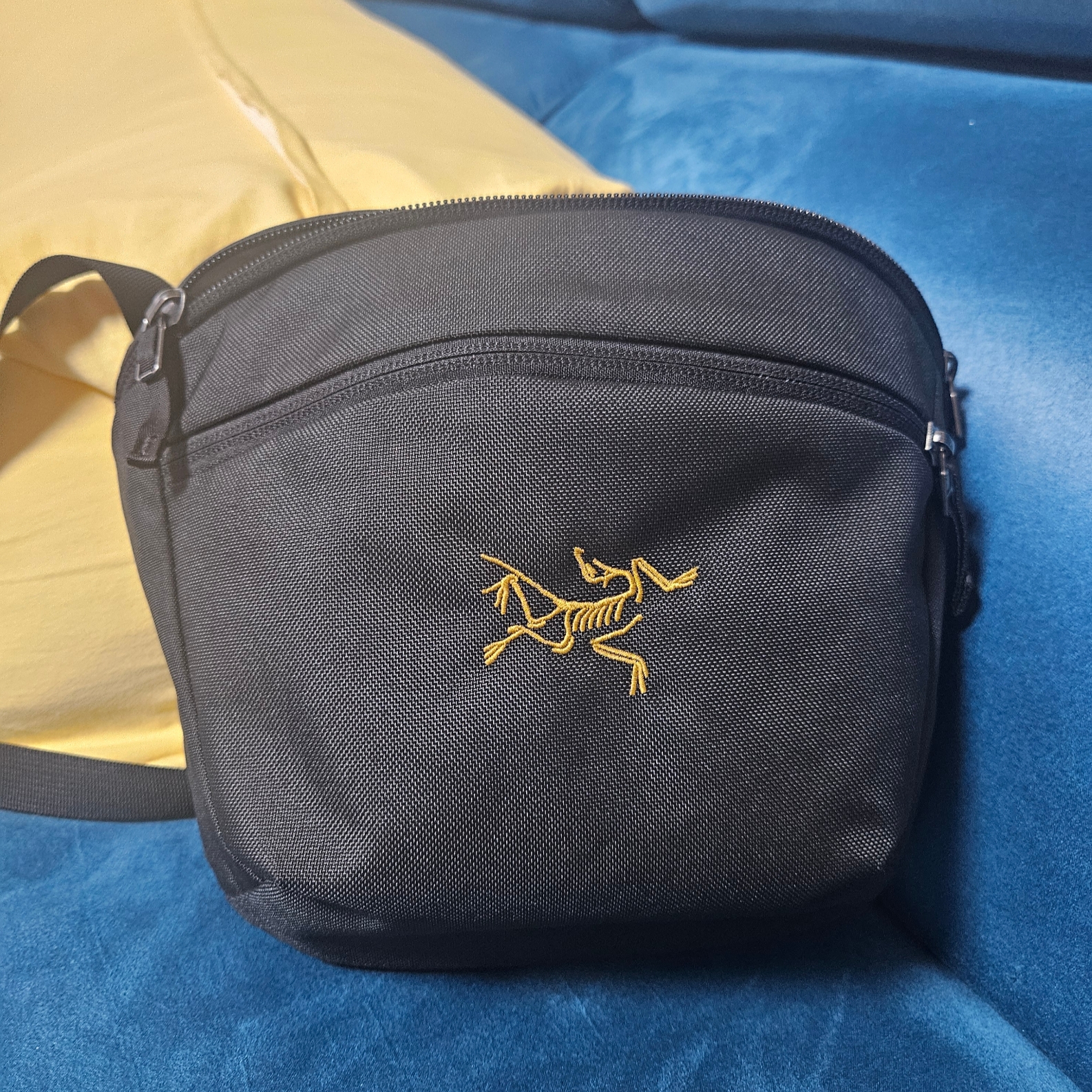 Arc'teryx Mantis 2 Waistpack 24K Black 착용 스타일