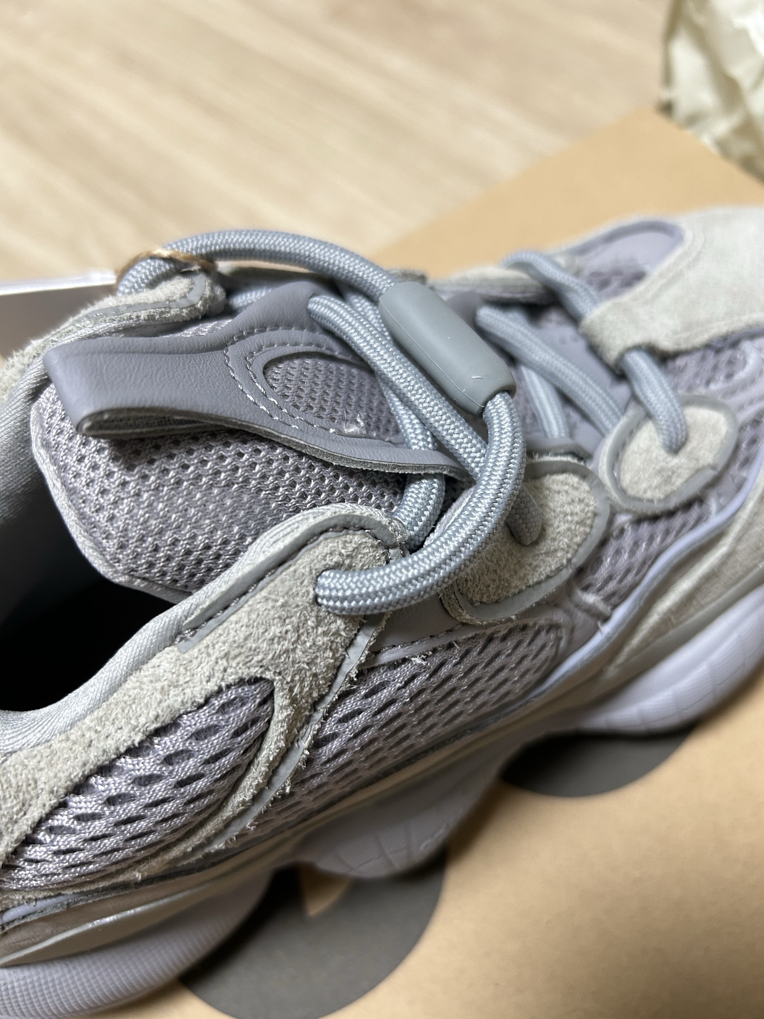 Adidas Yeezy 500 Stone Salt 착용 스타일