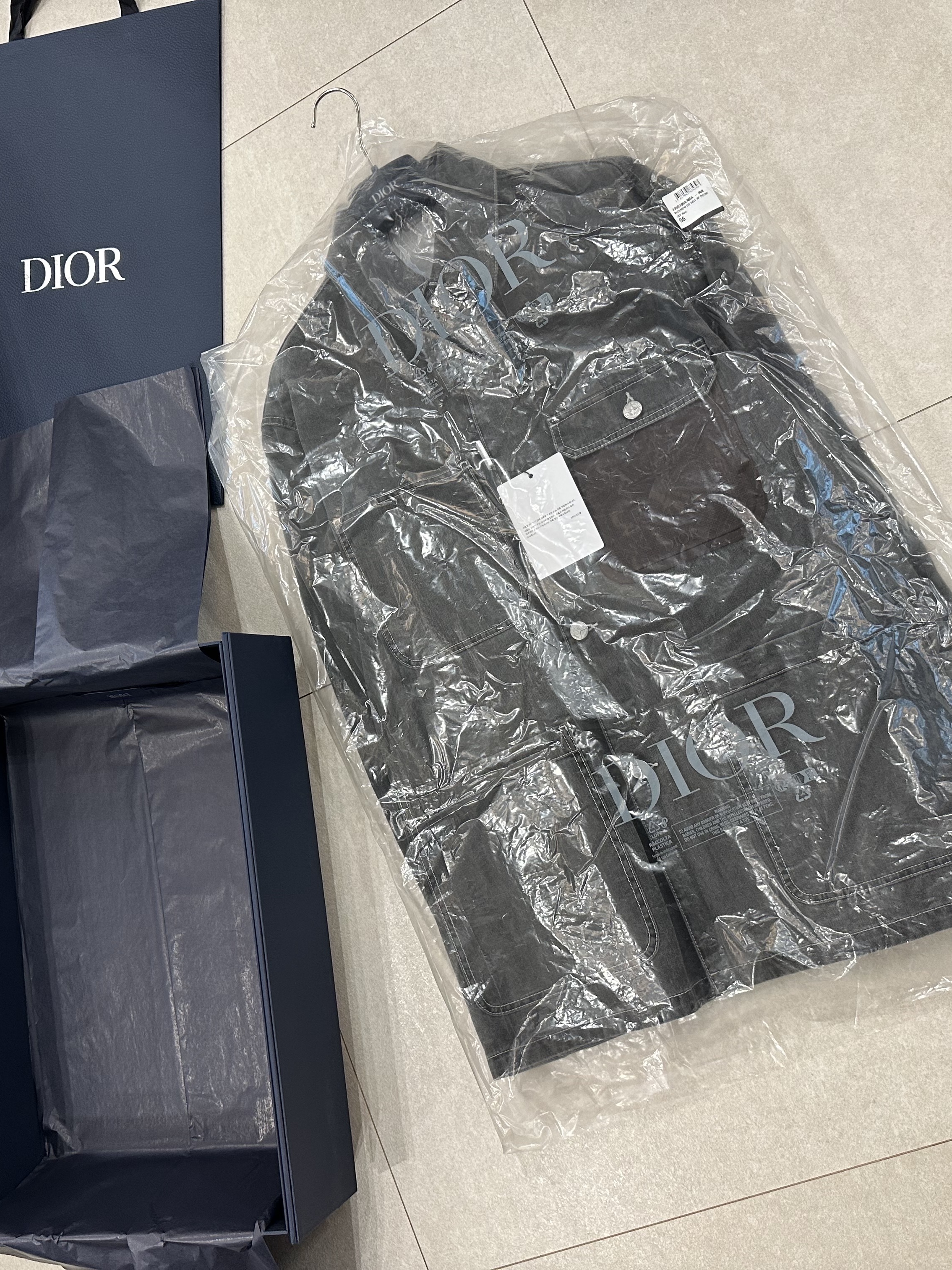 Dior x Stone Island Cotton Canvas Jacket Black 착용 스타일 - 2
