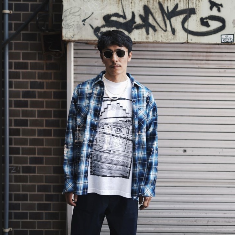 Rafu Bleached Damaged Shirt Blue 착용 스타일 - 2
