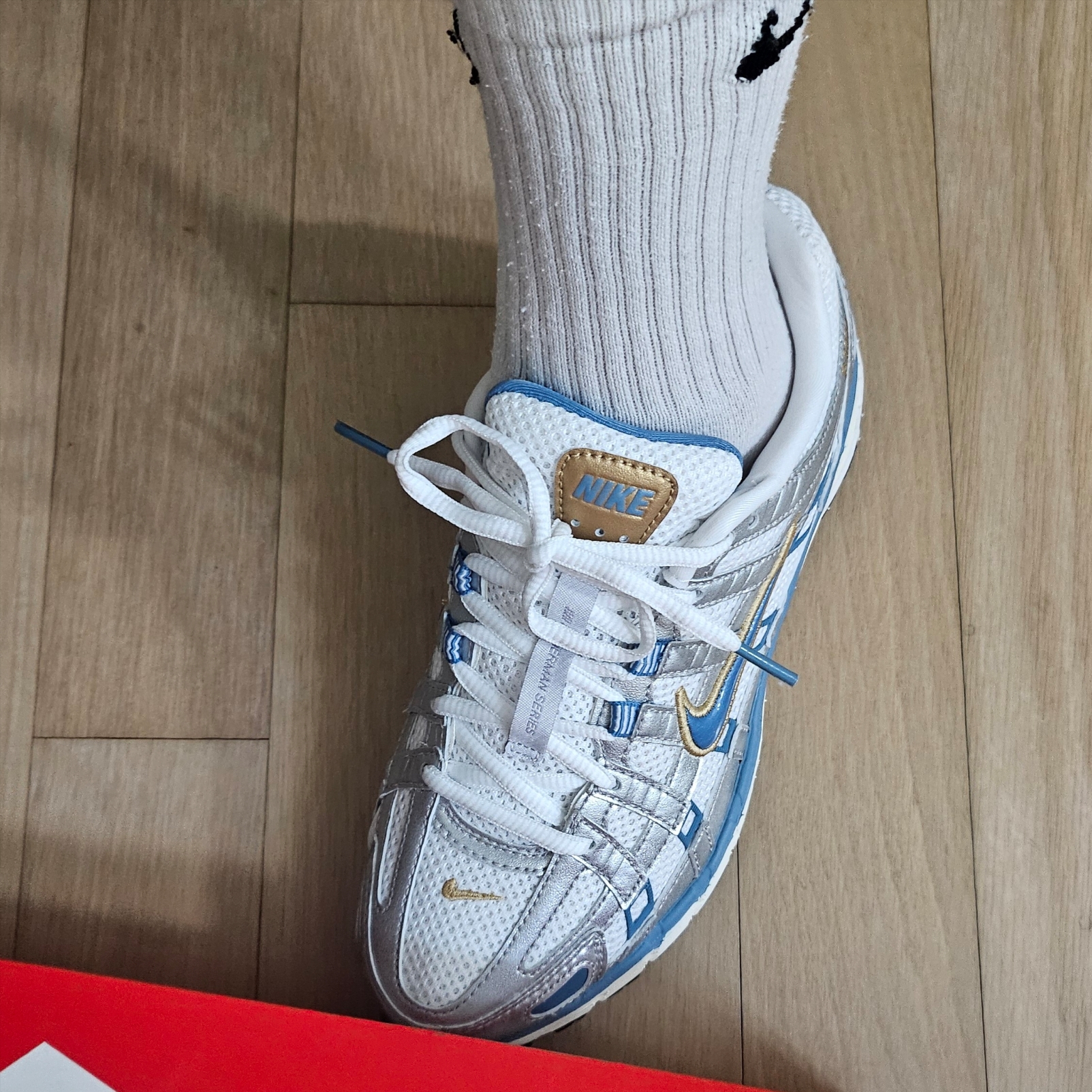 Nike P-6000 White Metallic Silve Pale Ivory Aegean Storm 착용 스타일