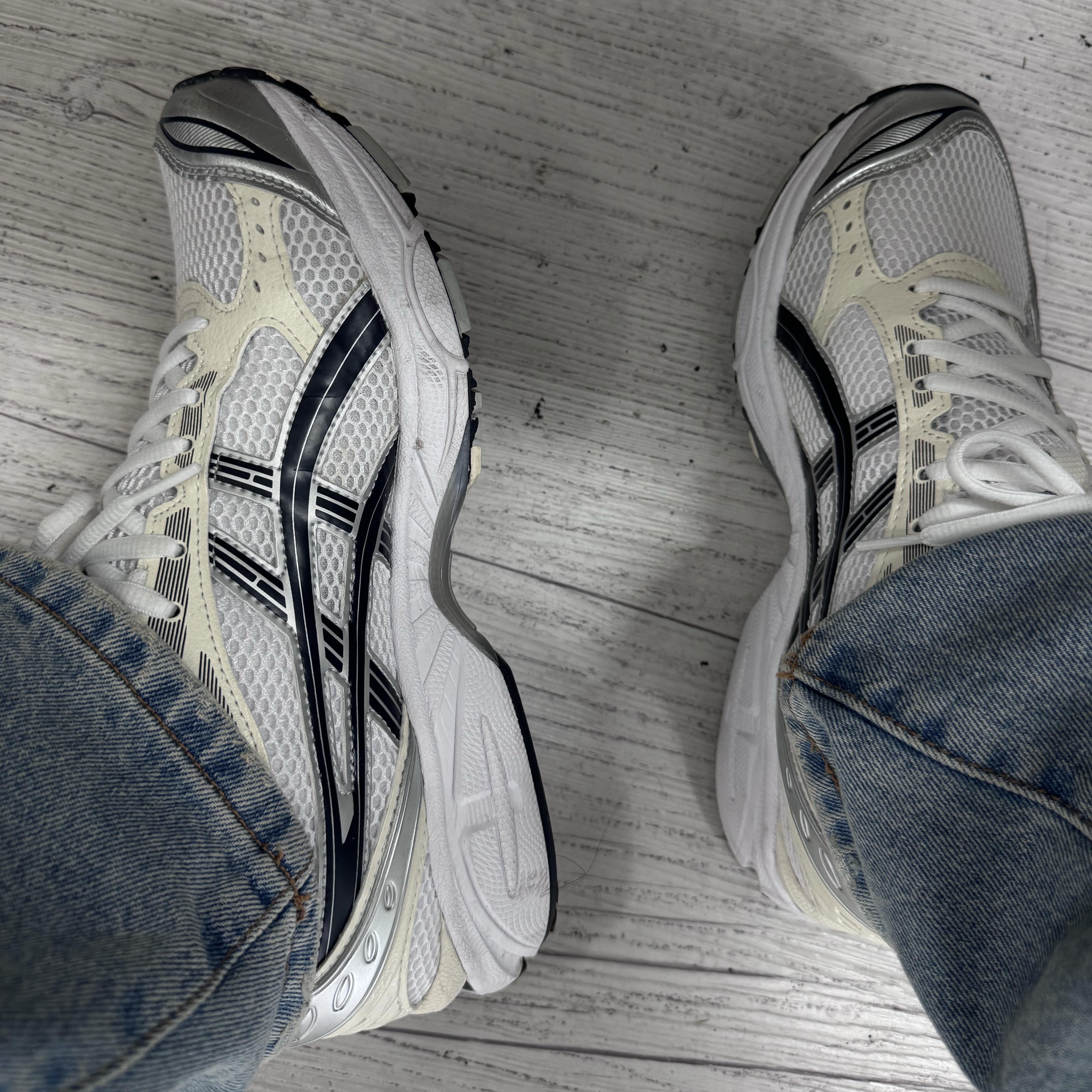 (W) Asics Gel-Kayano 14 White Midnight 착용 스타일