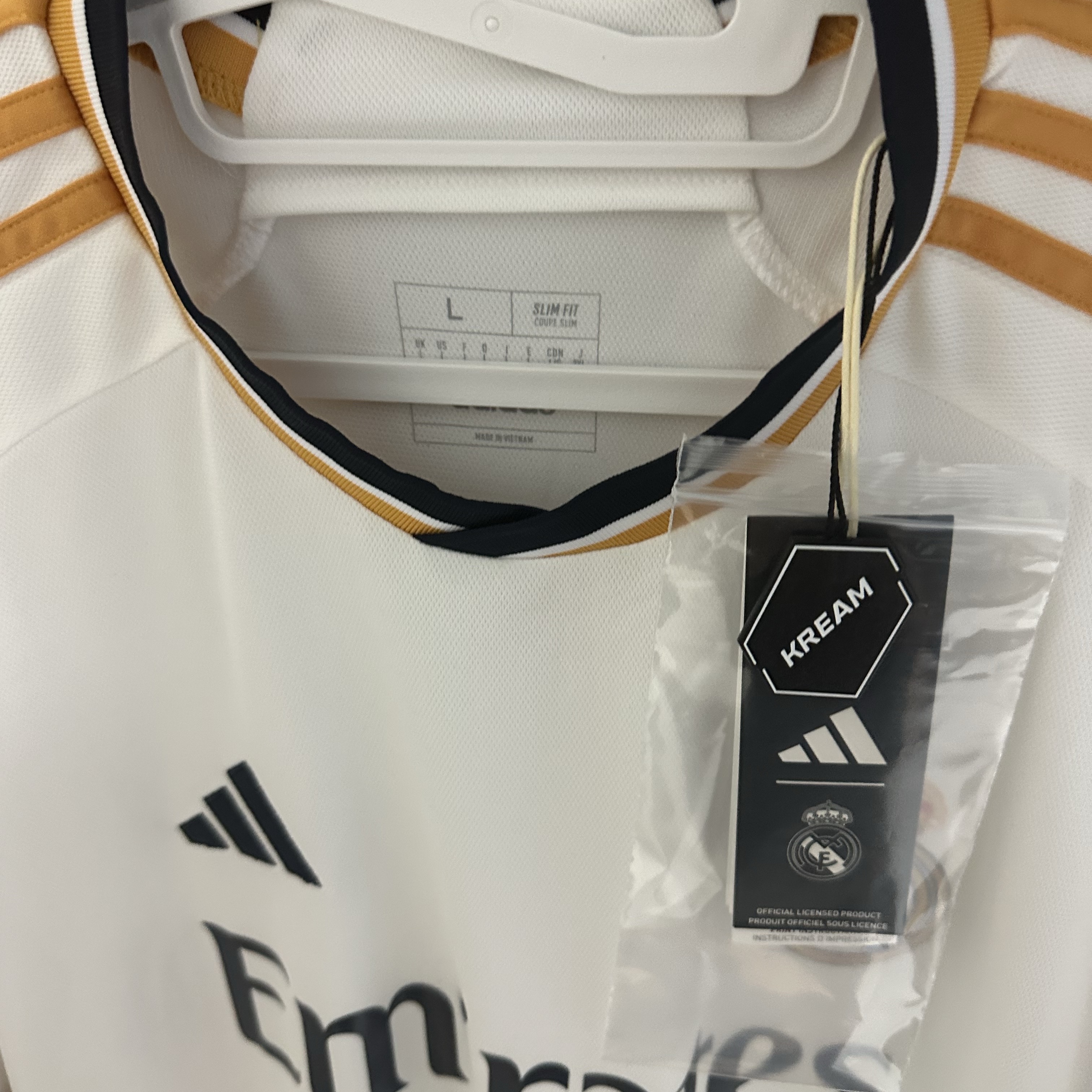 Adidas Real Madrid 2023/24 Home Jersey White - US Sizing (Non Marking Ver.) 착용 스타일 - 1