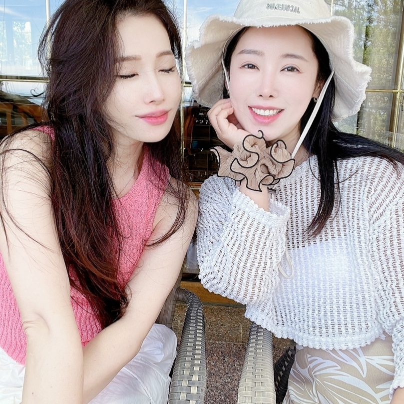 Jacquemus Le Bob Artichaut Bucket Hat Off White 착용 스타일 - 3