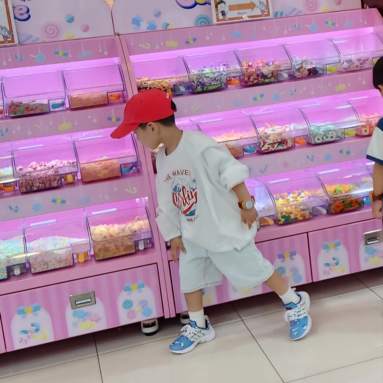 (PS) Nike x Hello Kitty Air Presto University Blue, Supreme Pigment Canvas S Logo 6-Panel Red - 23SS 착용 스타일 - 2