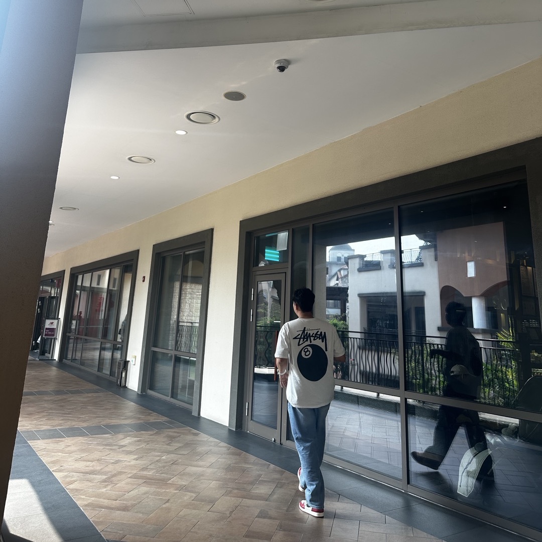 Stussy 8 Ball Pigment Dyed T-Shirt Natural, Jordan 1 Retro High OG Chicago 2022 착용 스타일