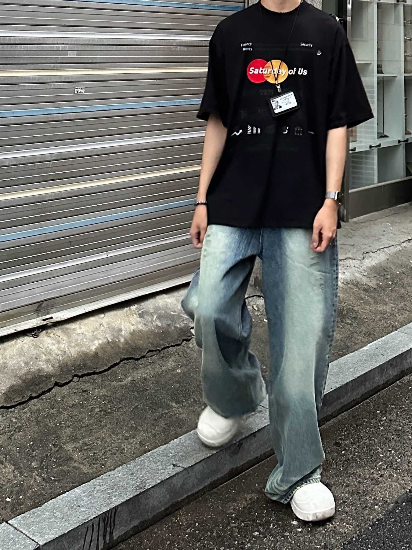 [KREAM 단독] STU Bank Embroidery Printing T-Shirt Black 착용 스타일 - 4