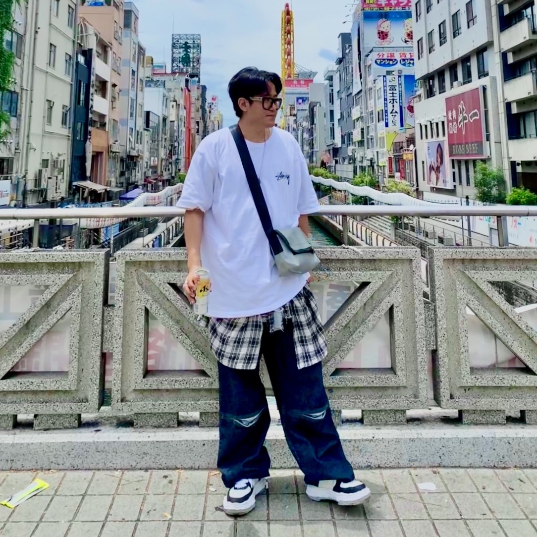 Maison Mihara Yasuhiro Wayne OG Sole Leather Low-top Sneakers Black White, Stussy Diced Out T-Shirt White 착용 스타일