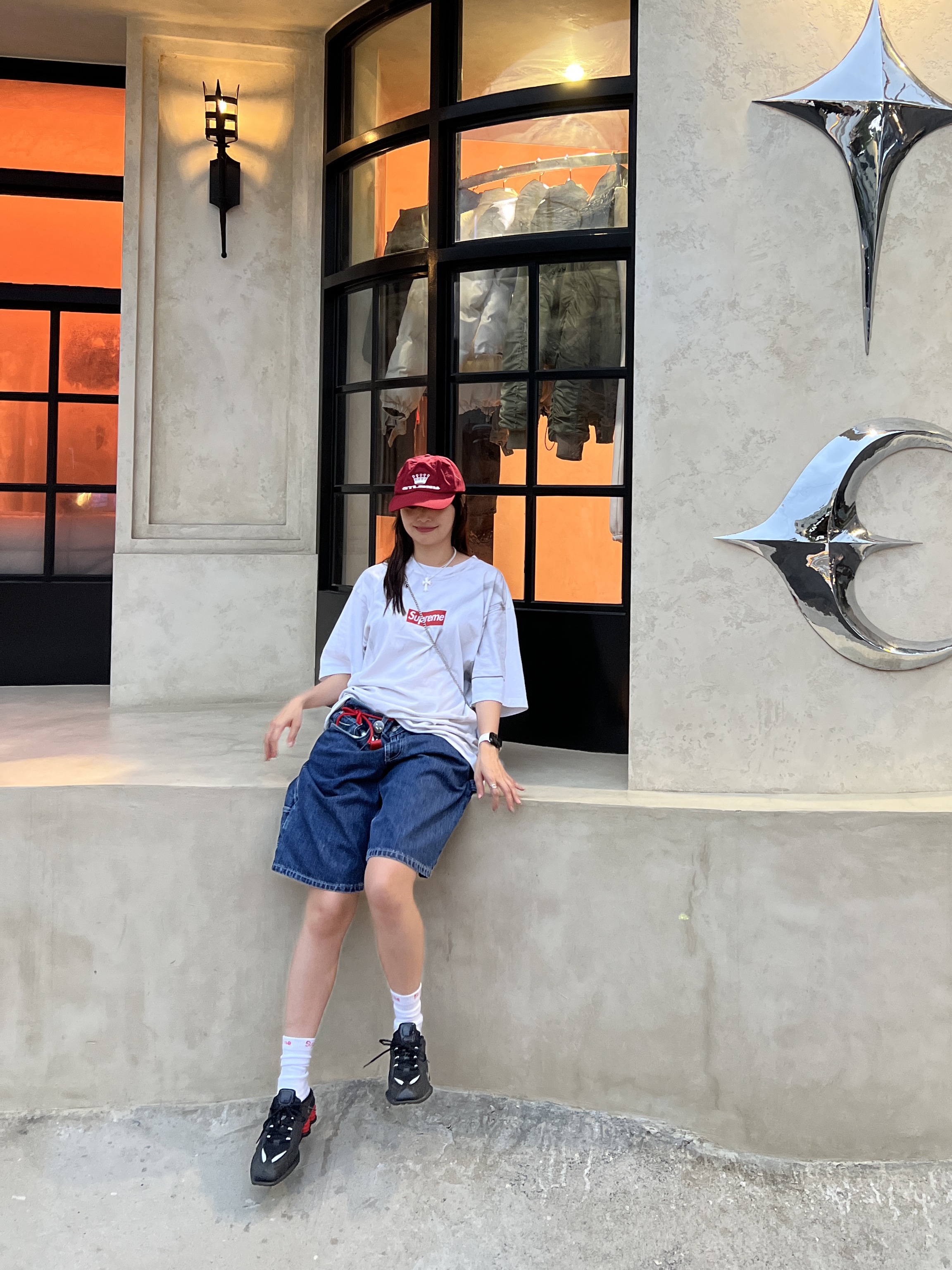 Supreme x MM6 Maison Margiela Box Logo T-Shirt White - 24SS, Nike x Martine Rose Shox MR4 Black 착용 스타일 - 6