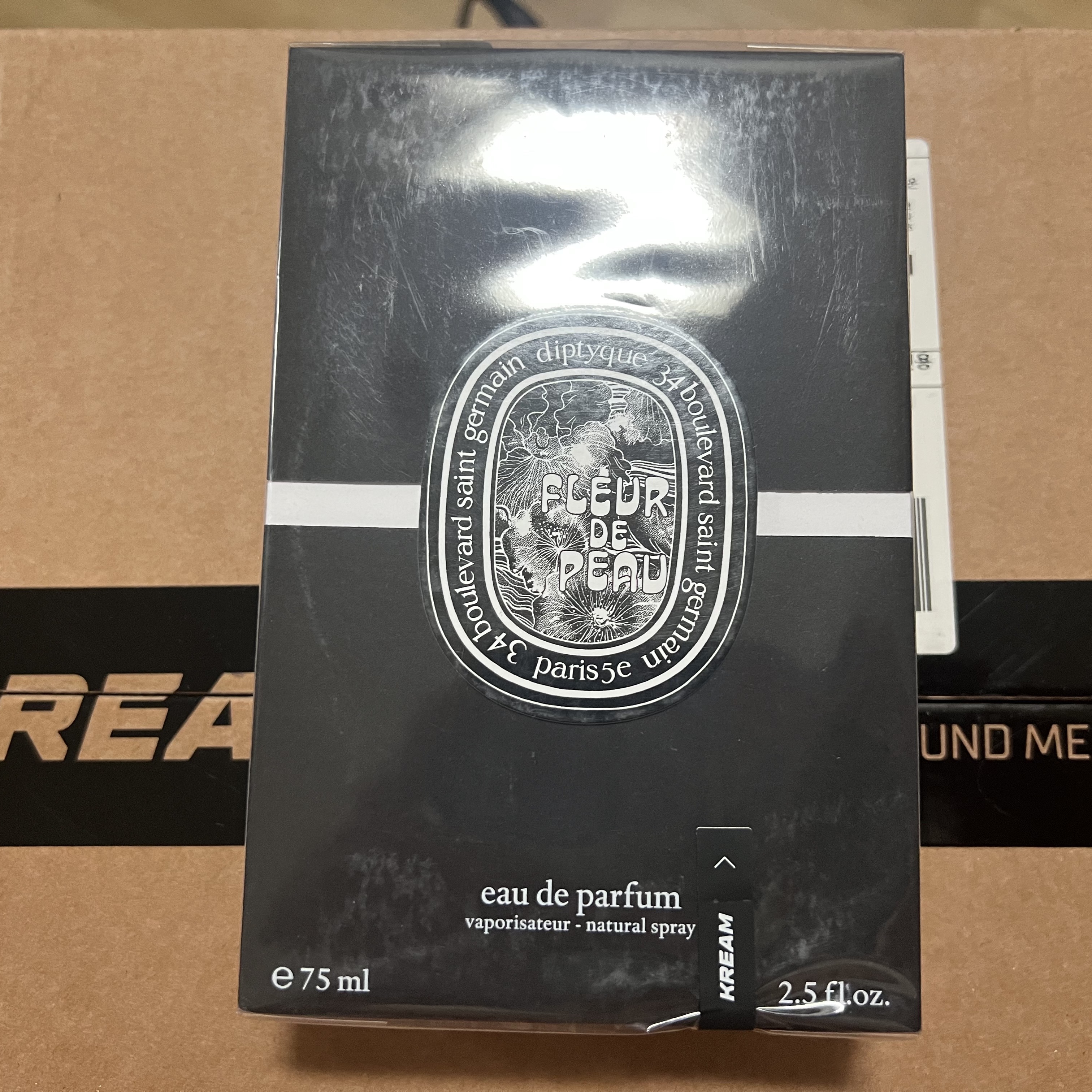 Diptyque Fleur De Peau Eau De Parfum 75ml 착용 스타일 - 2
