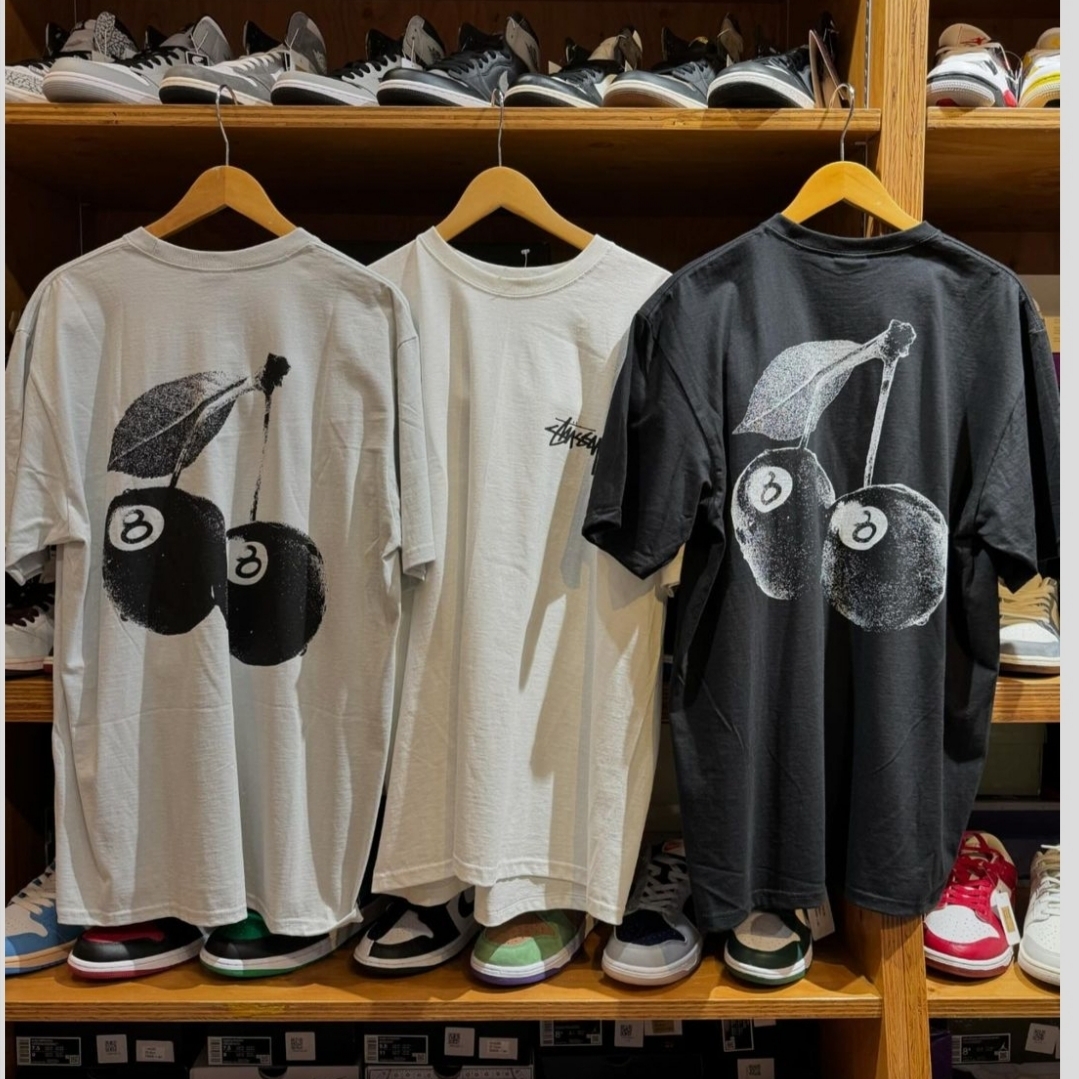 Stussy Cherries T-Shirt Fog, Stussy Cherries T-Shirt Black 착용 스타일