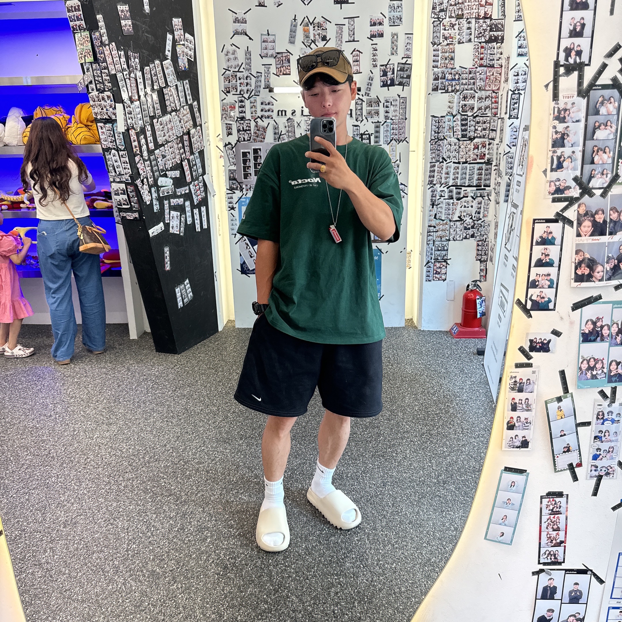 Nike x Drake Nocta x Kar L'Art De L'Automobile Burrow T-Shirt Pro Green (FD2205-397), Nike NRG Solo Swoosh Fleece Shorts Black - Asia 착용 스타일