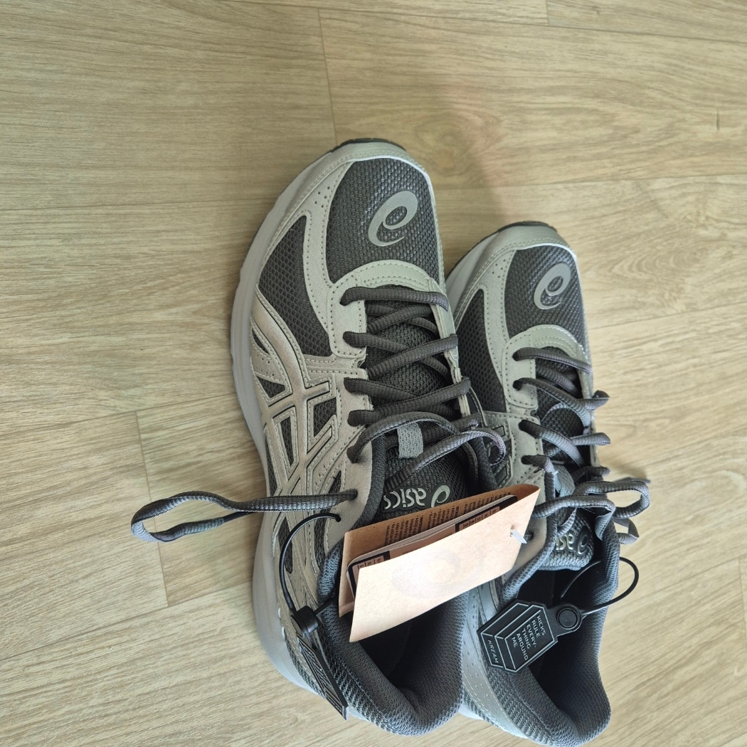 Asics Jog 100 S SMU Sheet Rock Pure Silver - 2E Wide 착용 스타일