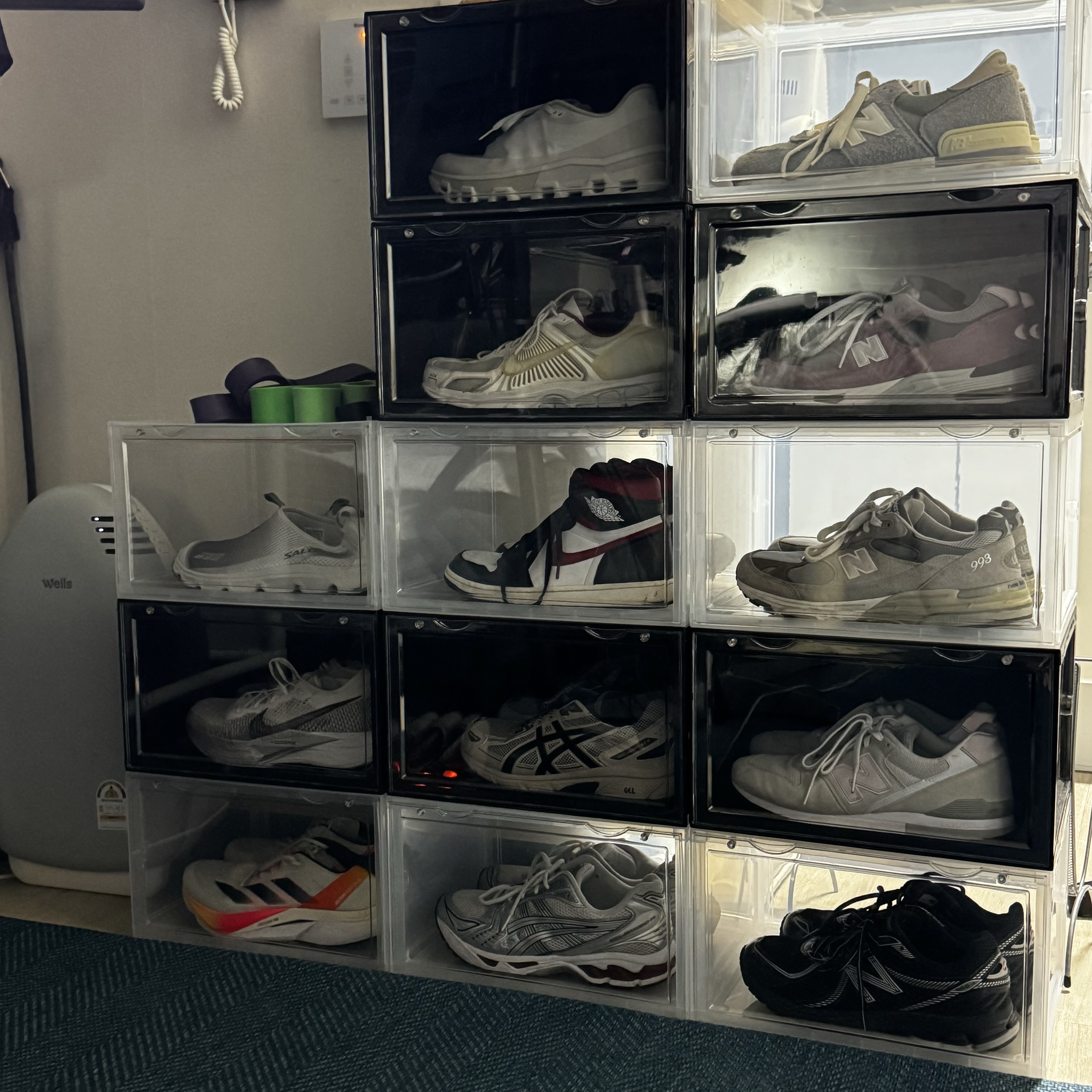 On Running x Post Archive Faction (Paf) Cloudmonster 2 Moondust Chalk, Nike ZoomX Vaporfly Next% 3 White Grey 착용 스타일