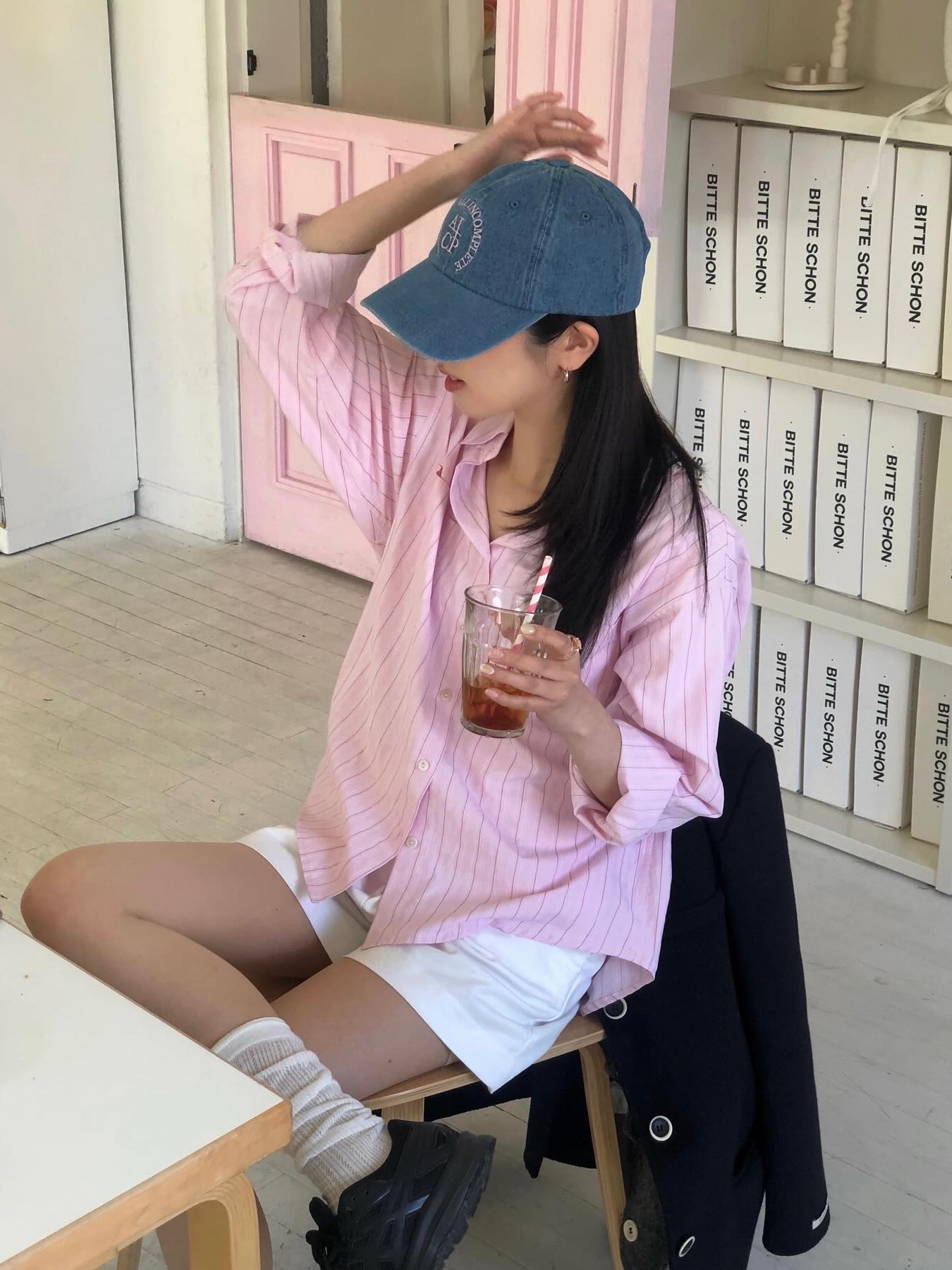 Allincomplete Round Logo Ball Cap Blue Denim 착용 스타일 - 2
