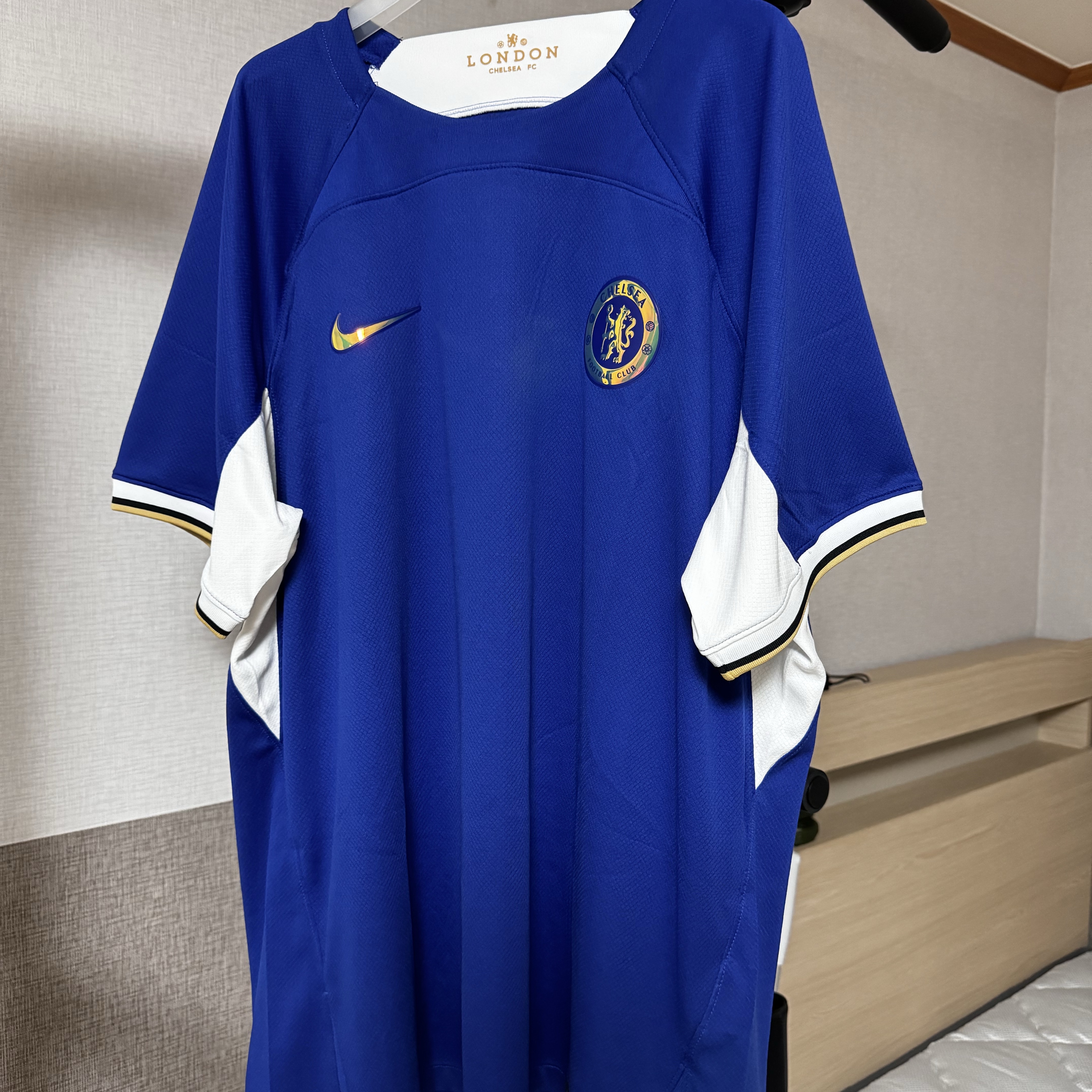 Nike Chelsea FC 2023/24 Stadium Home Dri-Fit Jersey Rush Blue (Non Marking & Non Sponser Ver.) 착용 스타일 - 2