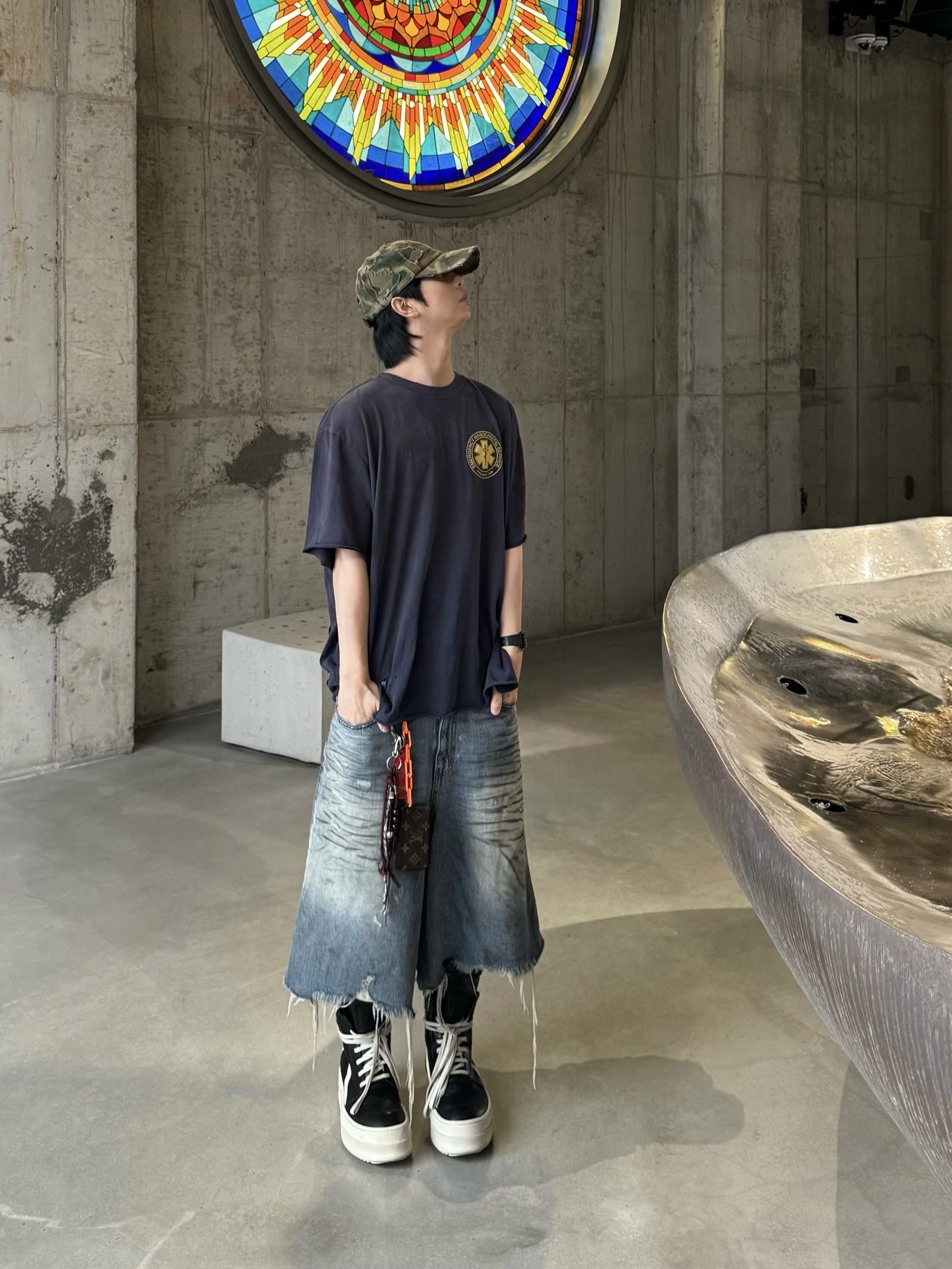 Project G/R EMS Washed T-Shirt, Project G/R Reworked Bermuda Shorts Blue 착용 스타일 - 5