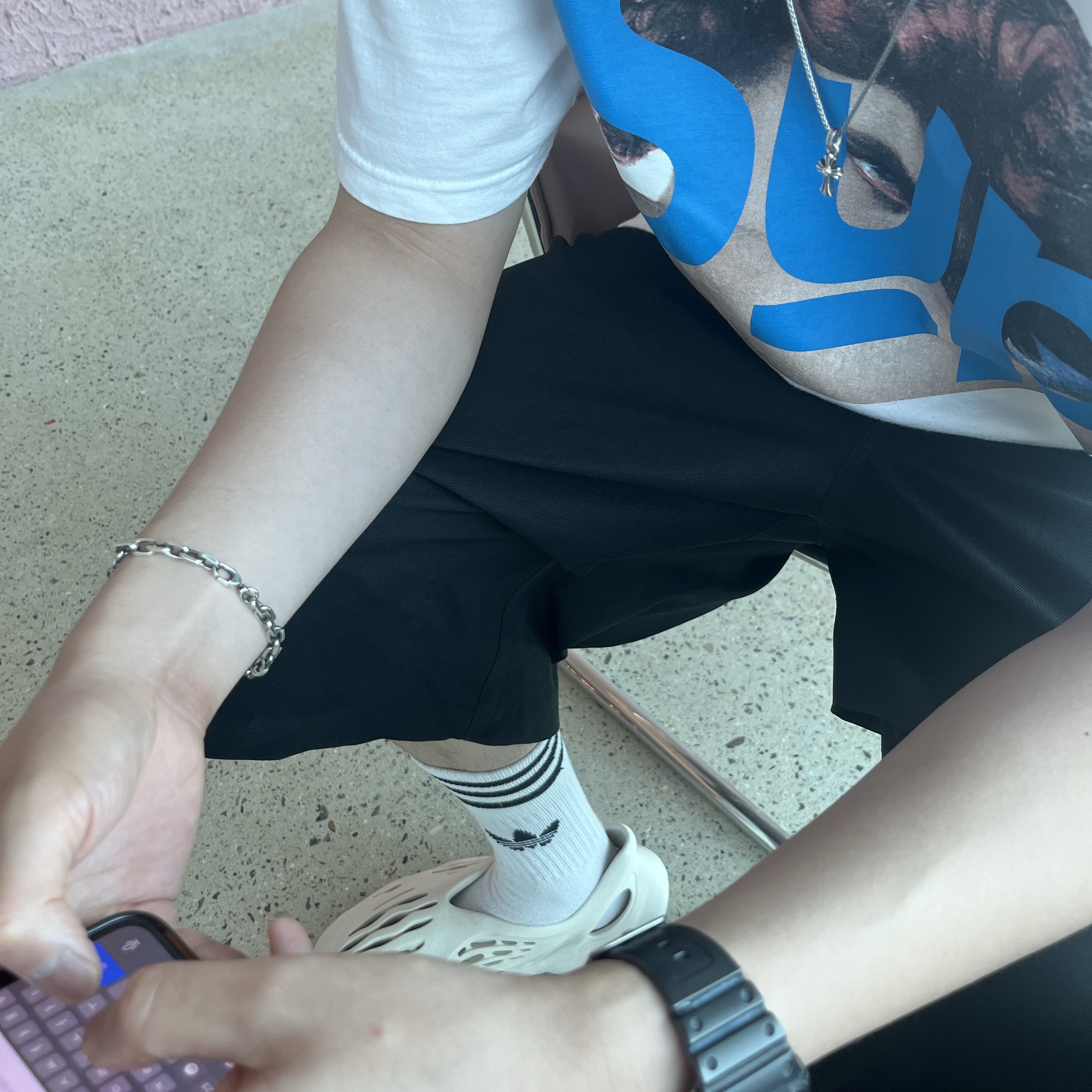 Supreme x Undercover Face T-Shirt White - 23SS, Adidas Yeezy Foam RNNR Sand 착용 스타일