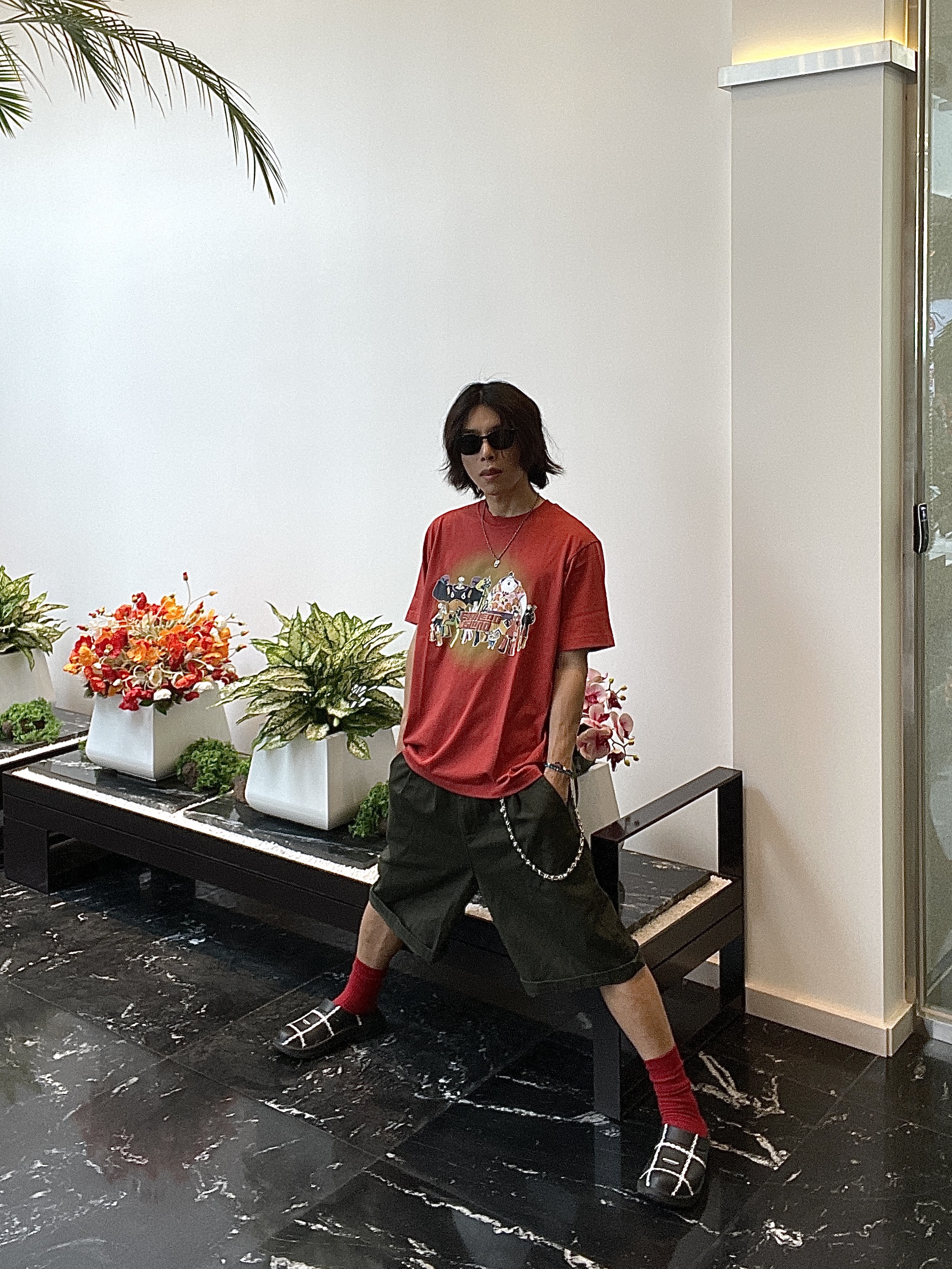 Oofos x Undercover Clog Black, Gentle Monster x Maison Margiela MM007 Black Black 착용 스타일 - 2