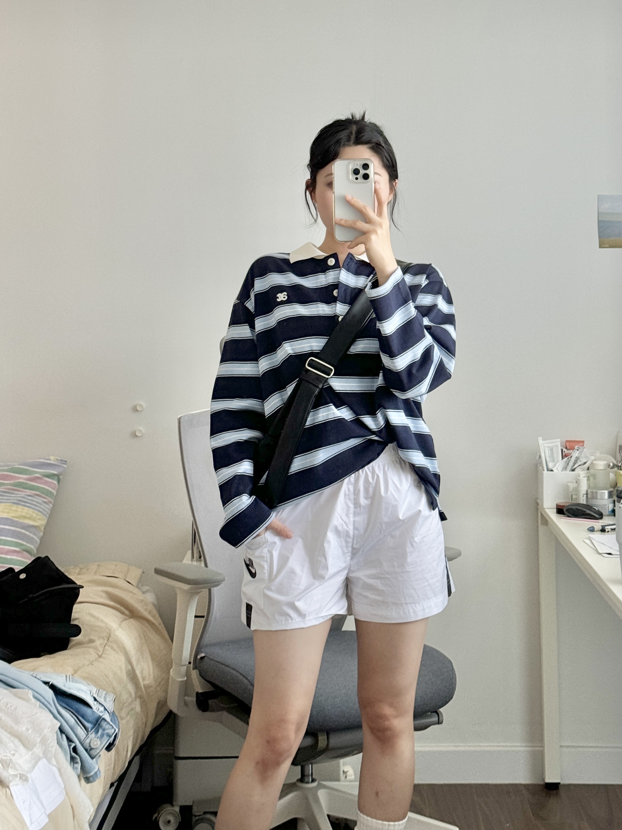 (W) Nike Air Zoom Spiridon Cage 2 White University Blue, (W) Nike NSW Essential Woven High-Rise Shorts White - Asia 착용 스타일 - 2