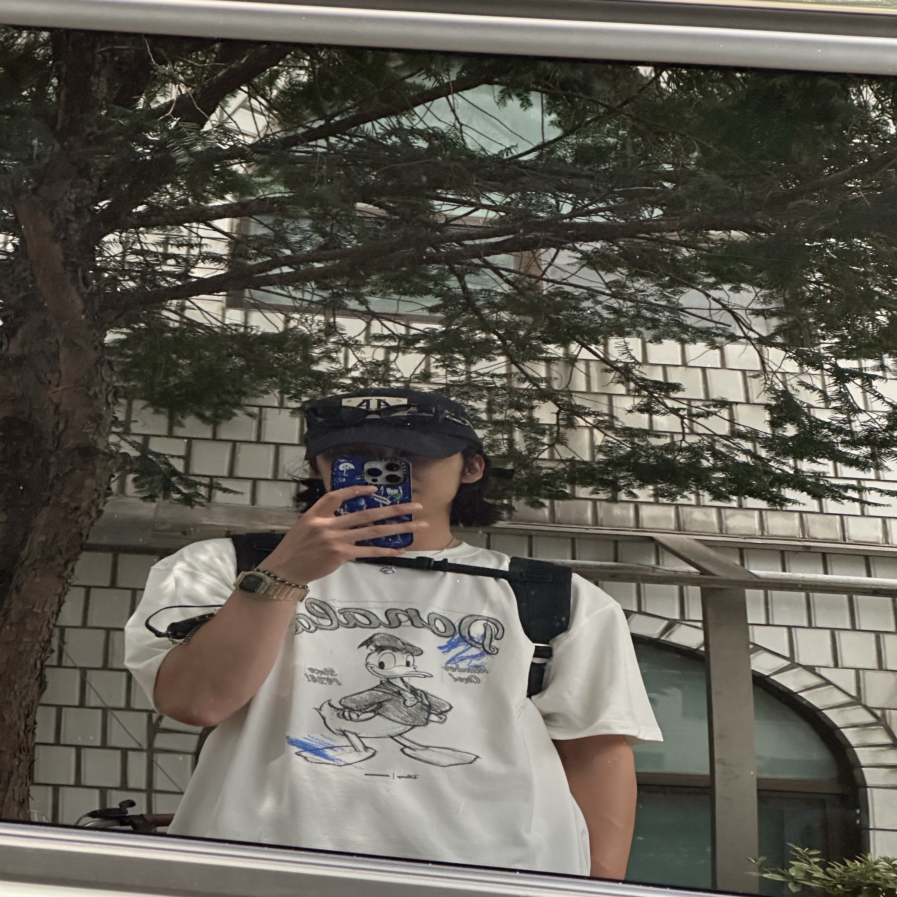 Ader Error x Disney Blue Easter Egg Game T-Shirt 01 Off White 착용 스타일