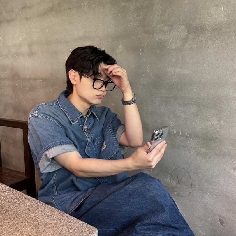 Carhartt WIP S/S Ody Denim Shirt Blue, Zara x Ader Error Wide Leg Jeans Blue 착용 스타일