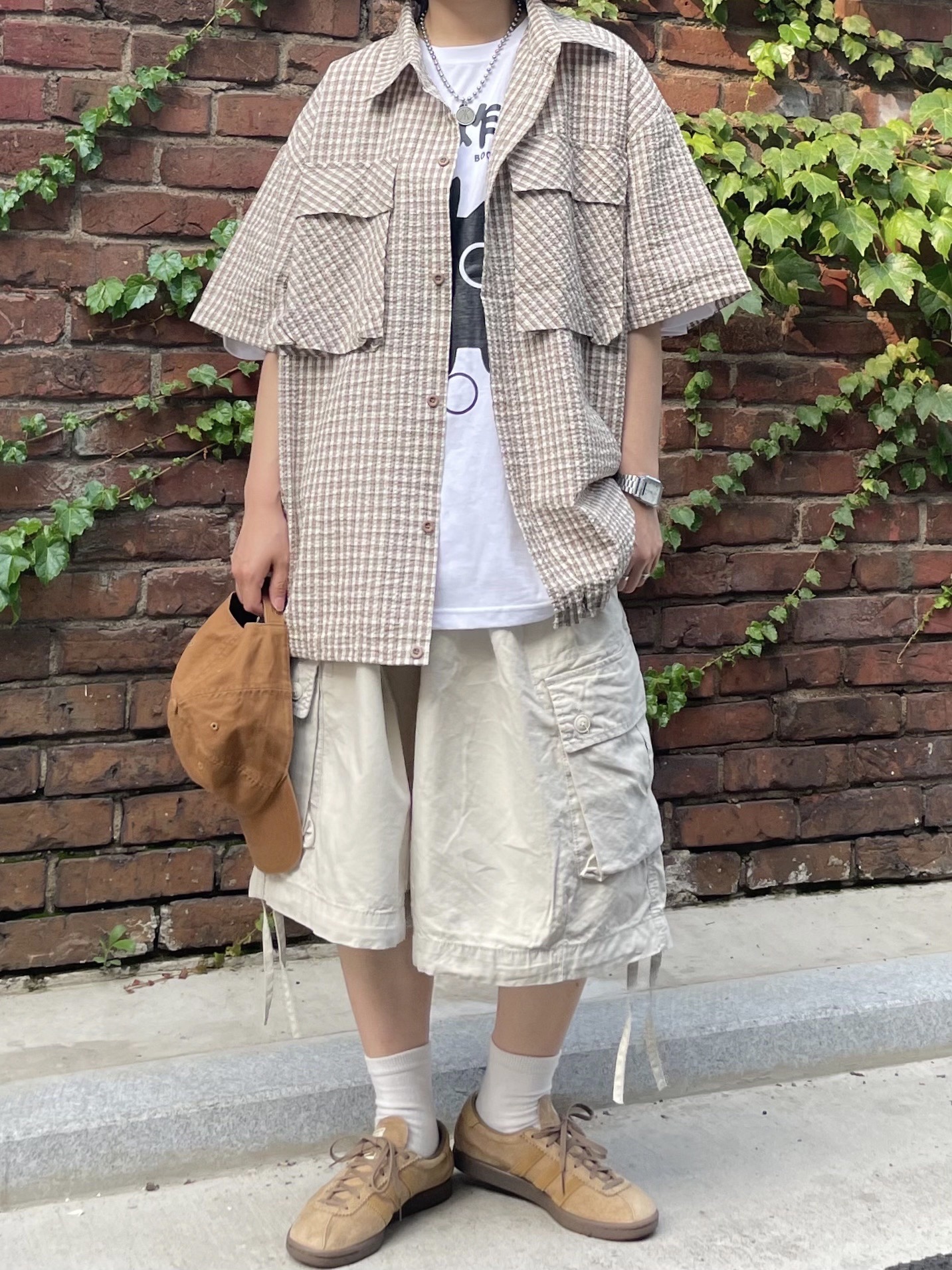 Adidas Tobacco Pantone Mesa 착용 스타일 - 4