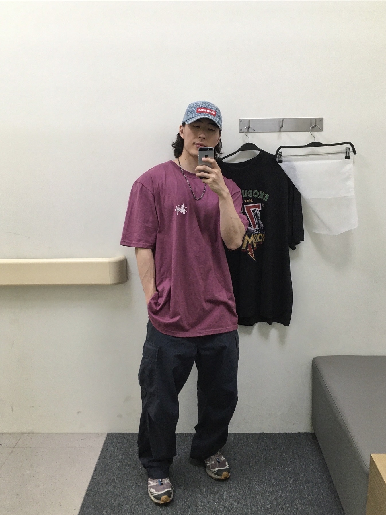 Stussy Grassfed T-Shirt Berry, Supreme Circles Jacquard Denim Camp Cap Blue - 21FW 착용 스타일 - 1