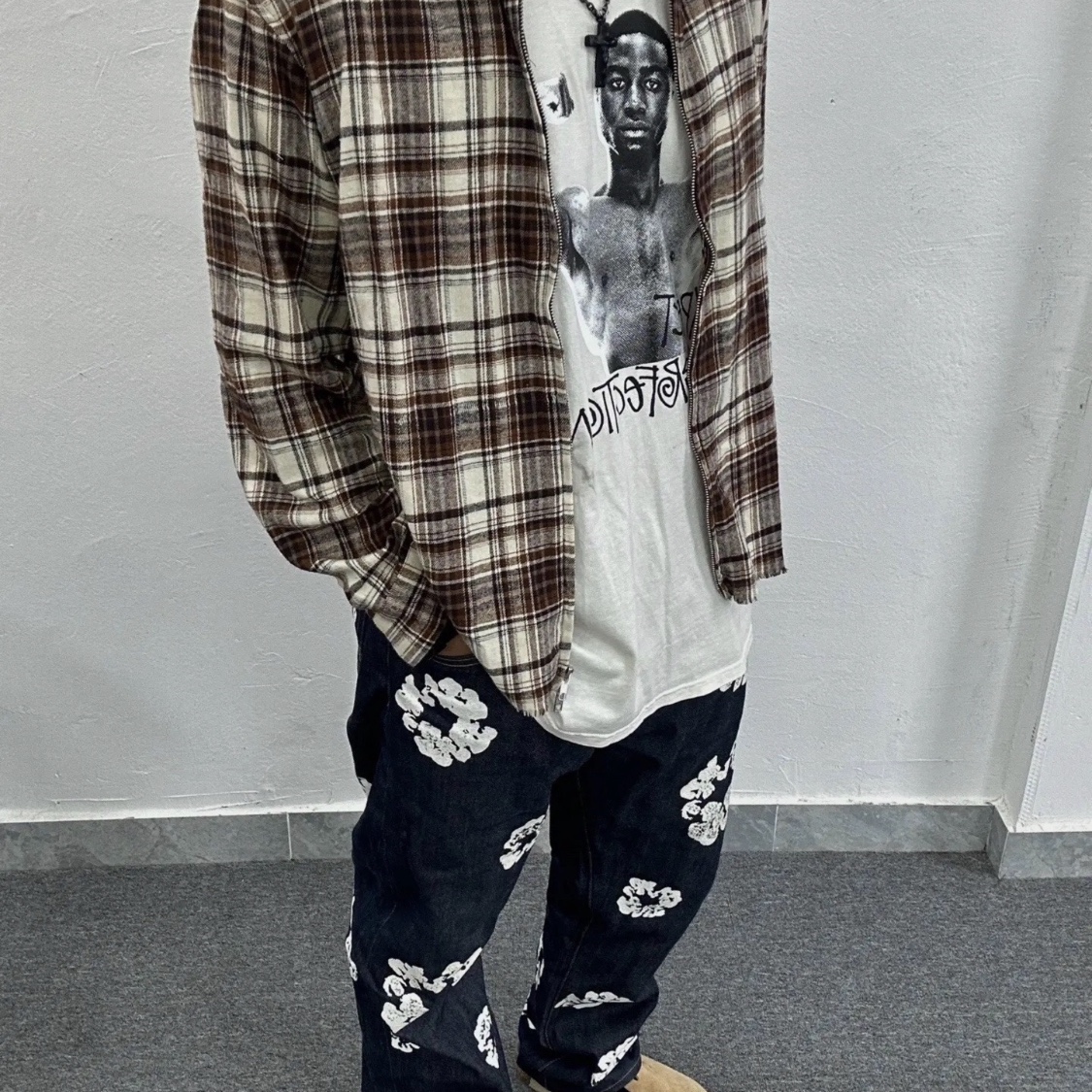 Stussy x Martine Rose Stand Firm Pigment Dyed T-Shirt Natural 착용 스타일 - 1
