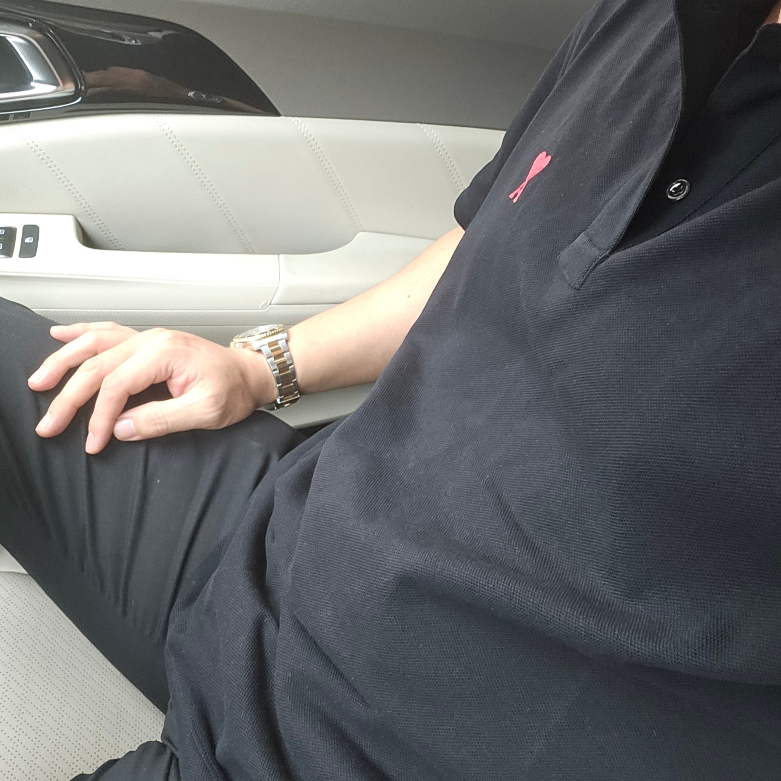 AMI de Coeur Polo Shirt Black 착용 스타일