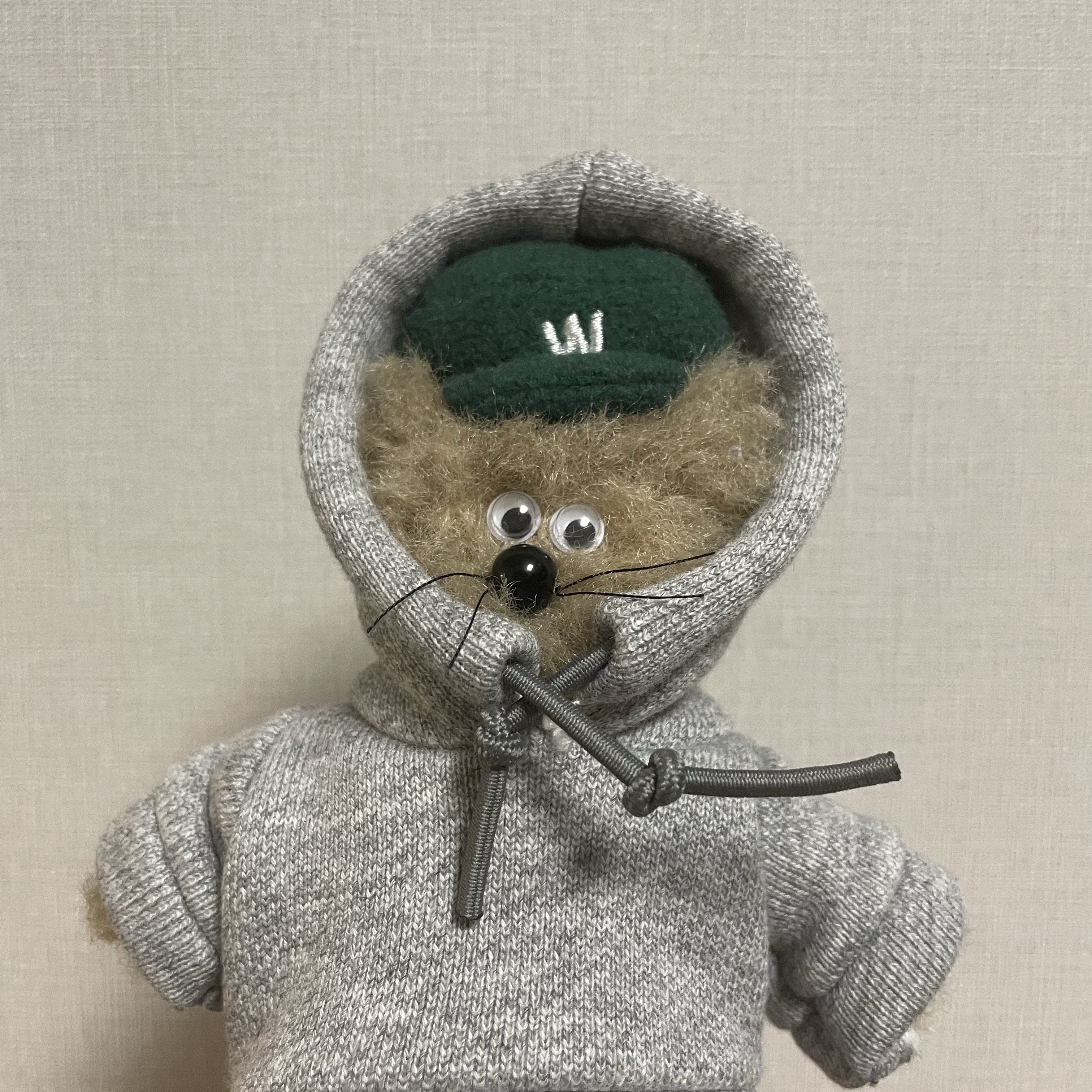 Monamhee x Choi Woo Shik Wooshikhee Keyring Brown, [예약 배송] NOS7 x Monamhee SON.hee Cream 착용 스타일 - 1