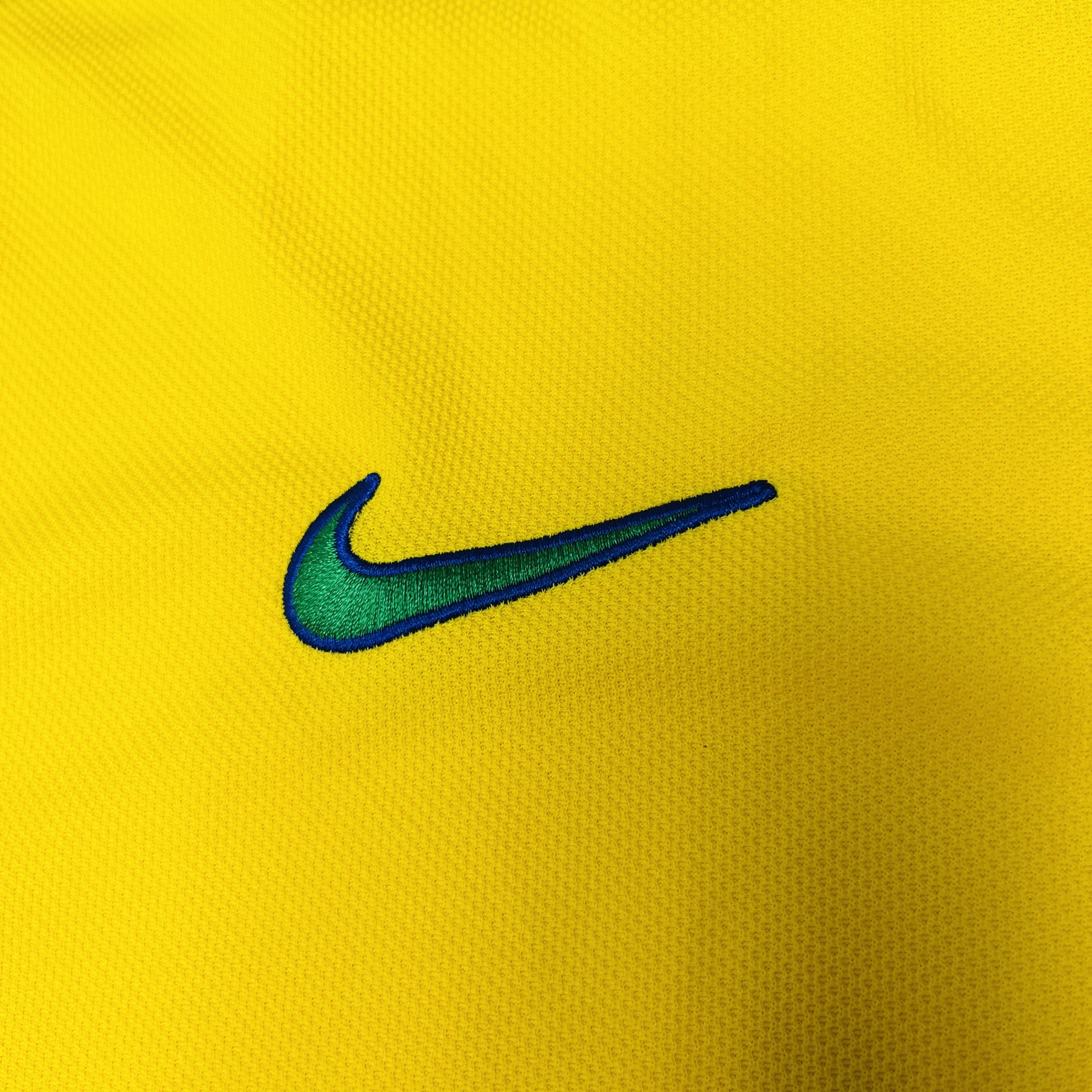 Nike Brazil 1998 Reissue Soccer Replica Jersey Varsity Maize (Non Marking Ver.) 착용 스타일 - 2