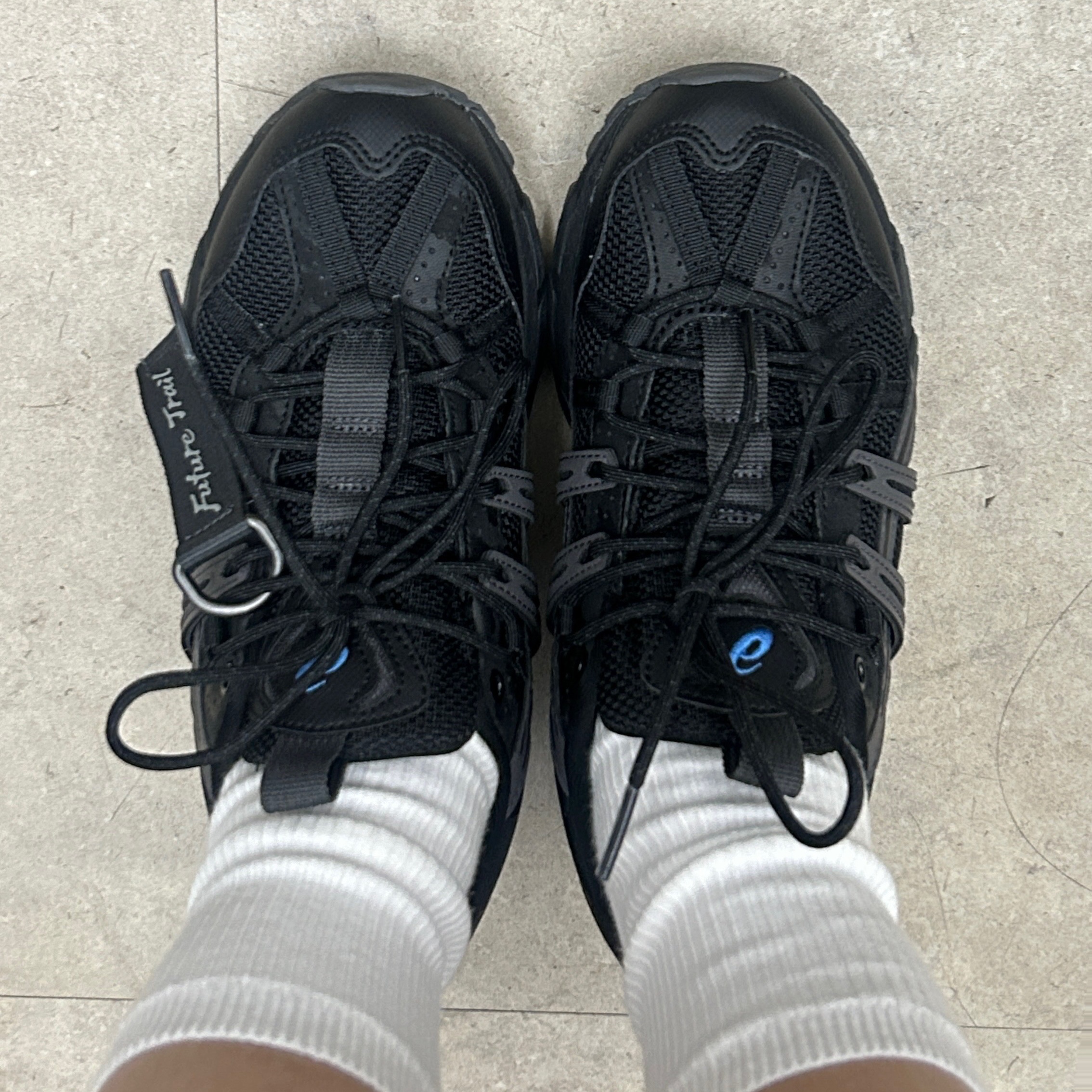 Asics Gel-Sonoma 15-50 Black Obsidian Grey 착용 스타일