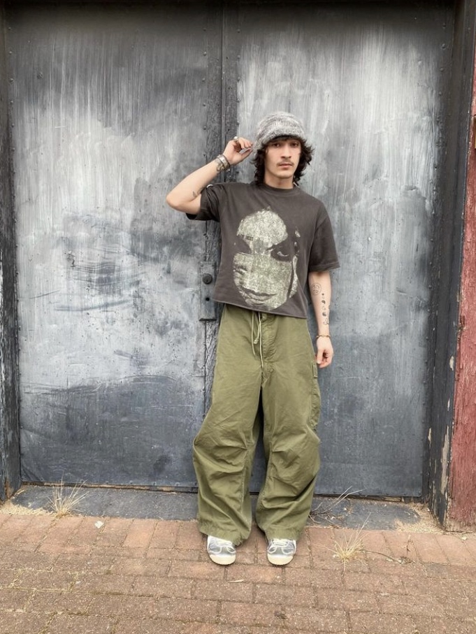 Basketcase Evanescence Tee Washed Black 착용 스타일 - 1