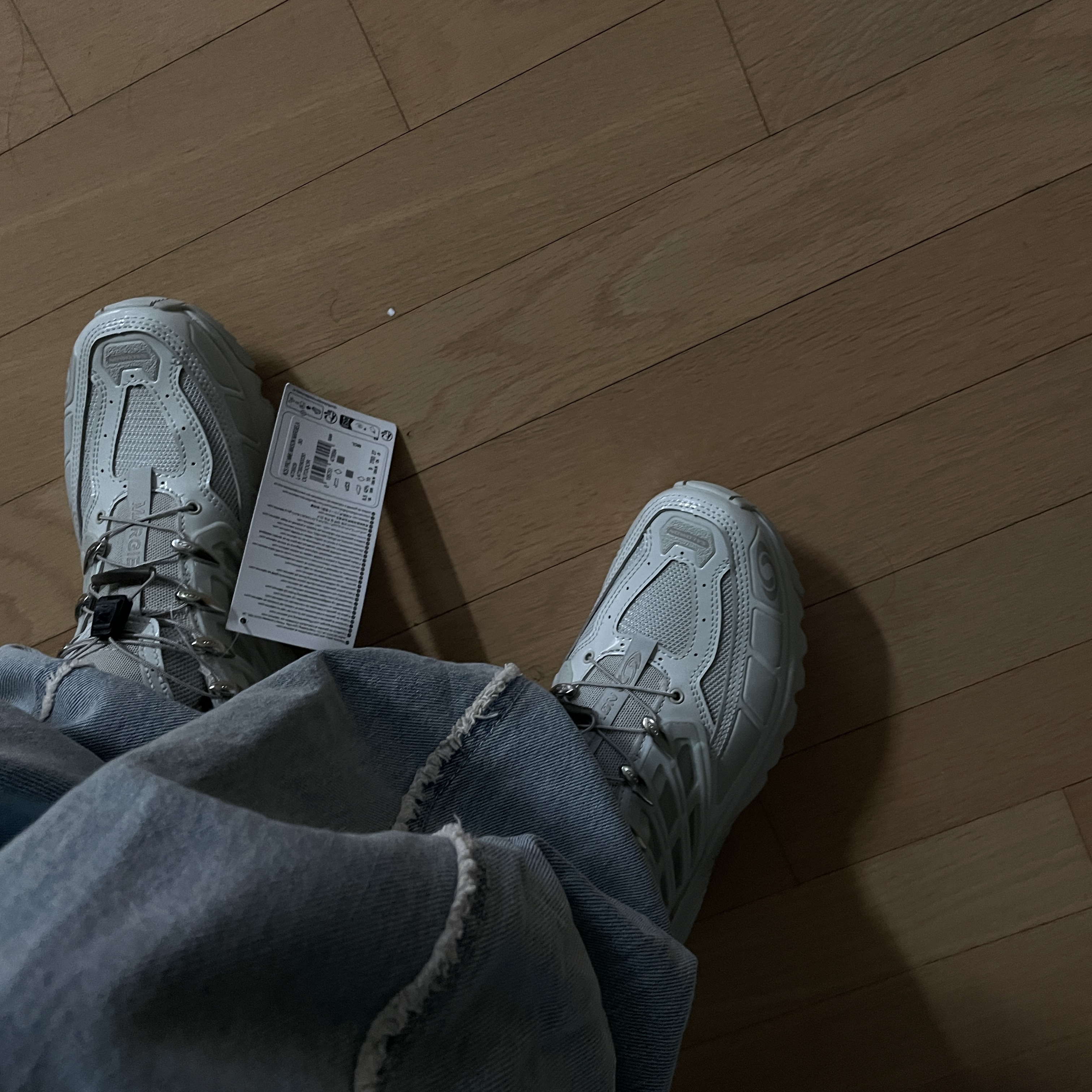Salomon x MM6 Maison Margiela ACS Pro Metal Ghost Grey 착용 스타일 - 3