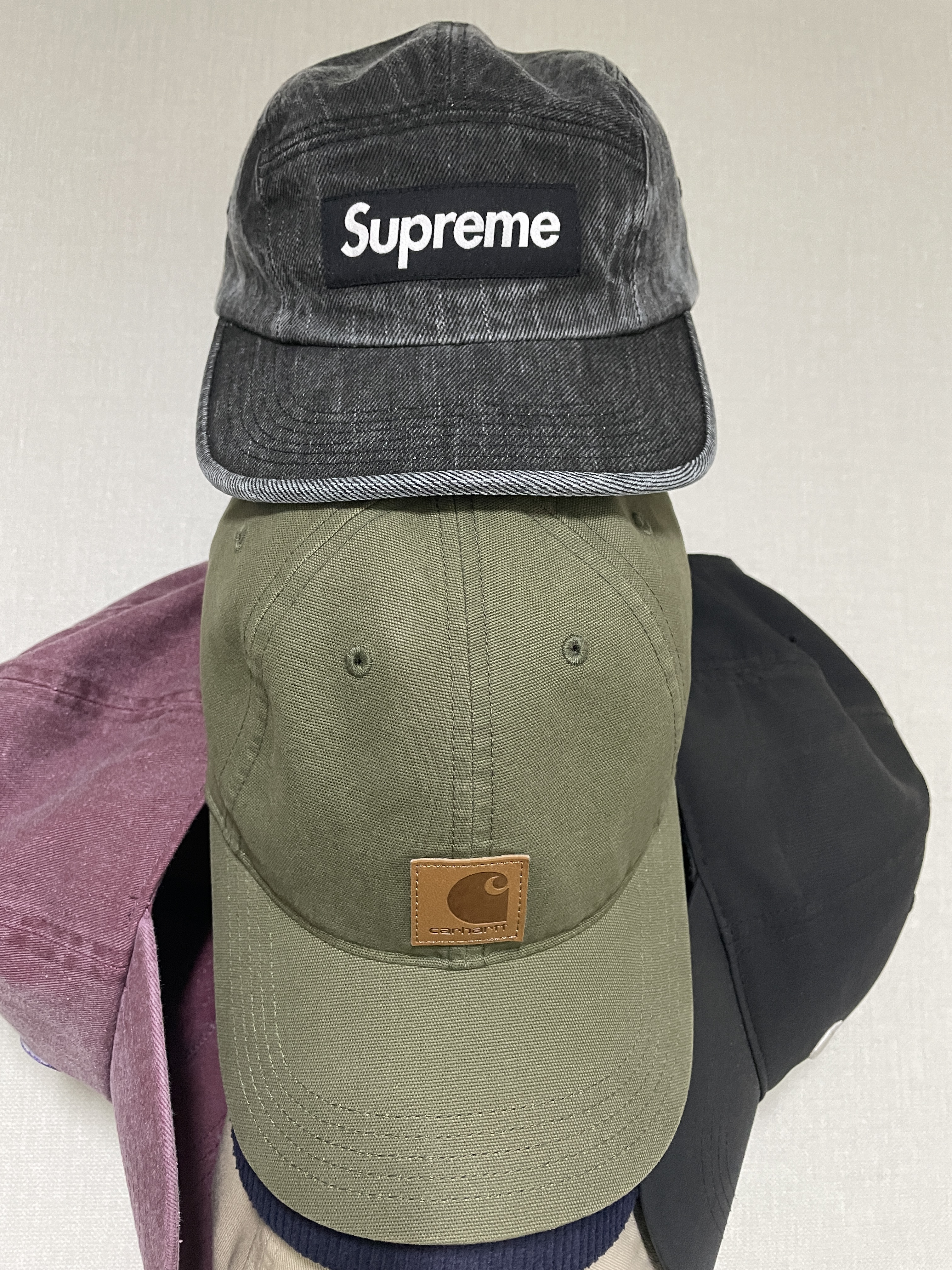 Supreme Coated Denim Camp Cap Black - 24SS, Carhartt Canvas Cap Army Green 착용 스타일