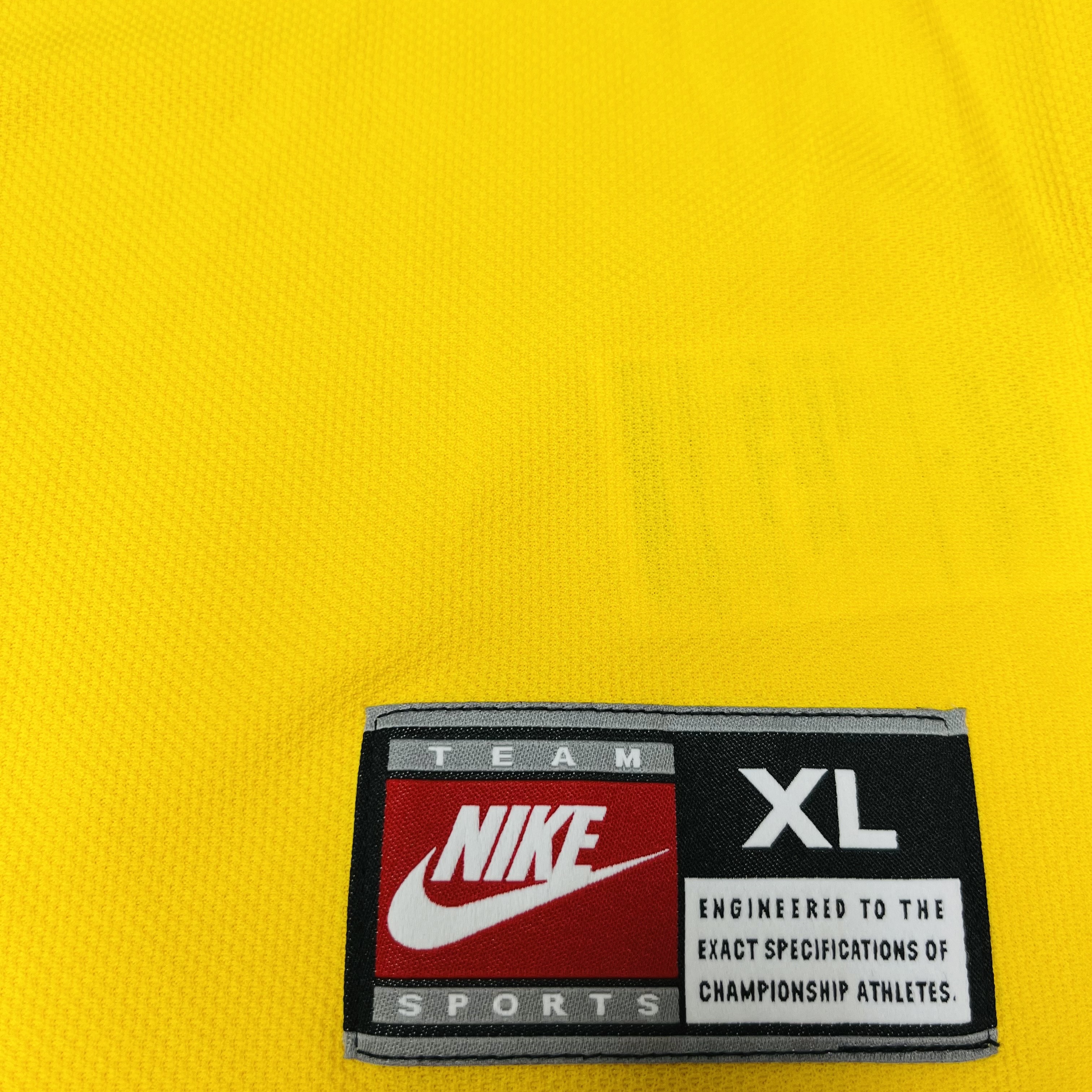 Nike Brazil 1998 Reissue Soccer Replica Jersey Varsity Maize (Non Marking Ver.) 착용 스타일 - 4
