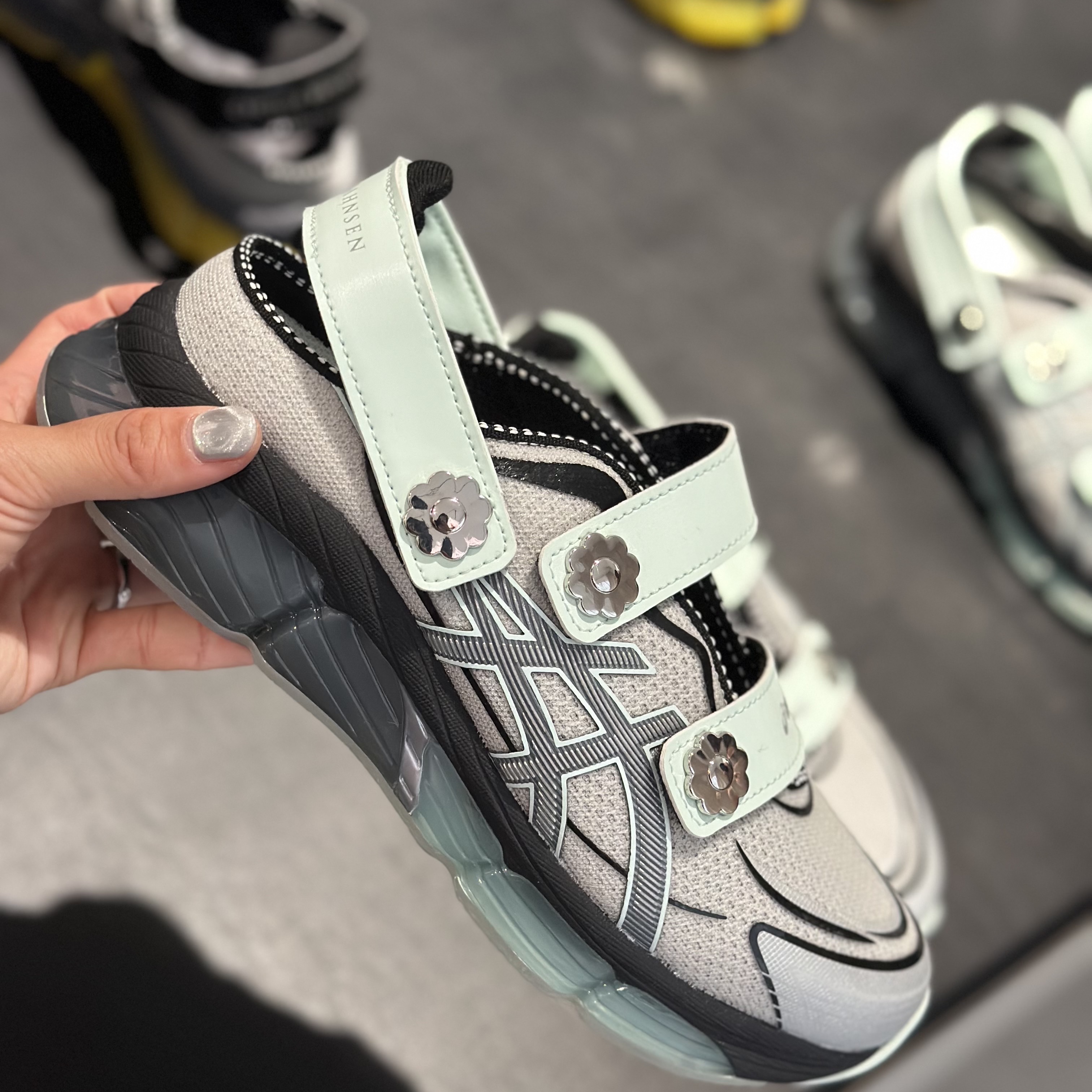 Asics x Cecilie Bahnsen GT-2160 White, Asics x Cecilie Bahnsen Gel-Quantum 360 VIII Silver Mint 착용 스타일 - 3